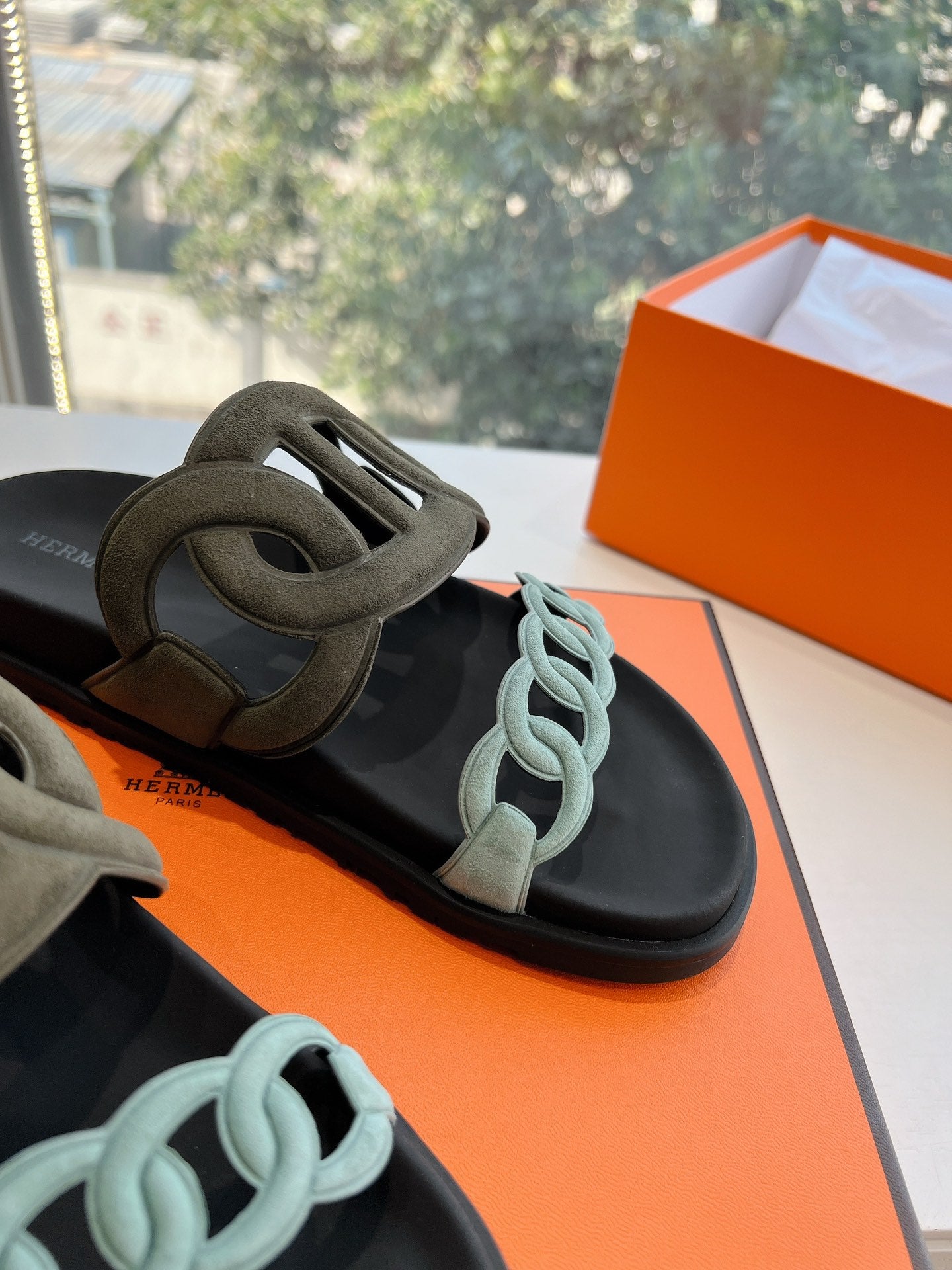 EXTRA SANDAL IN ARMY GREEN MIX ELECTRIC BLUE CALFSKIN - 35