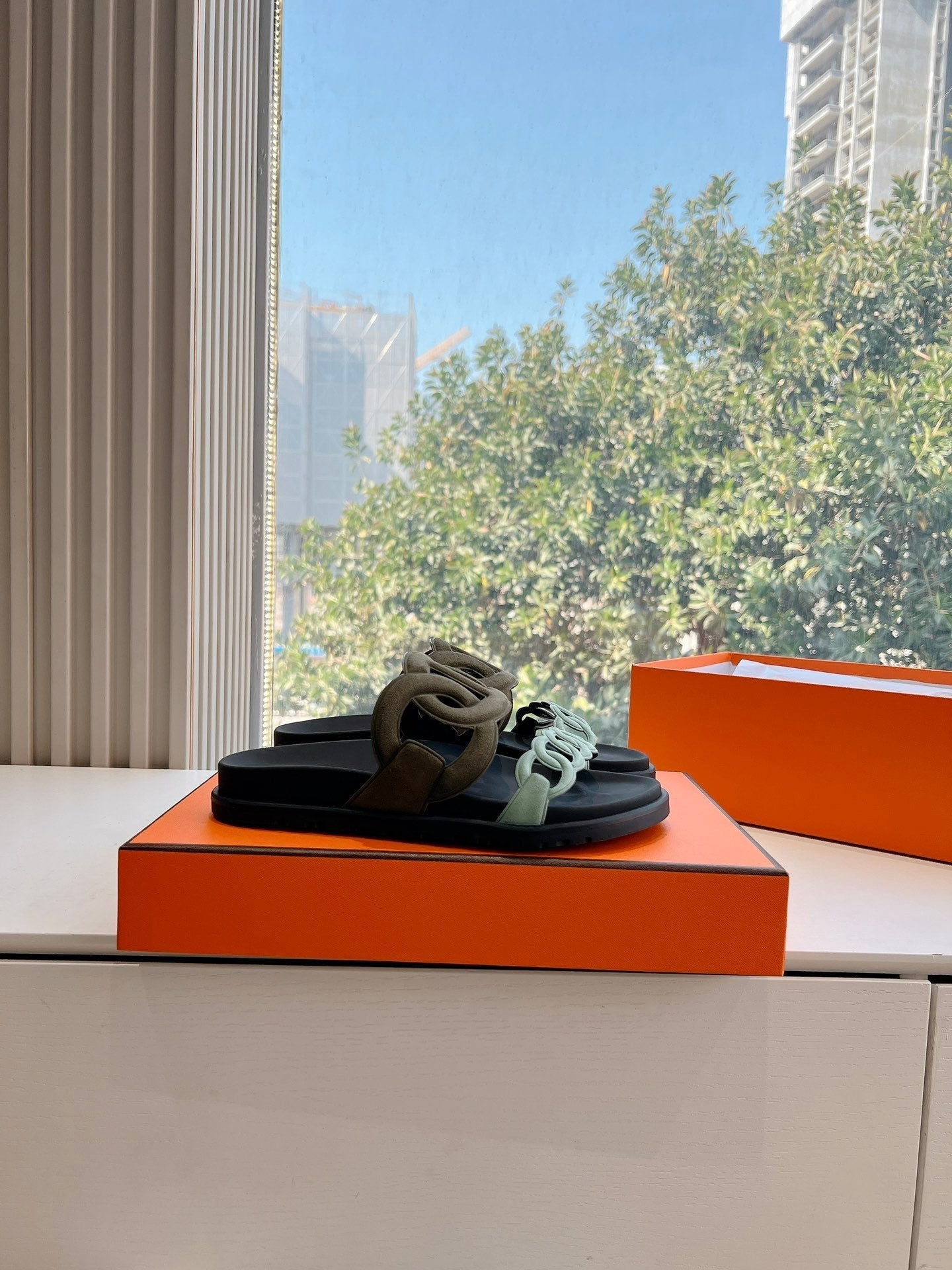 EXTRA SANDAL IN ARMY GREEN MIX ELECTRIC BLUE CALFSKIN - 35