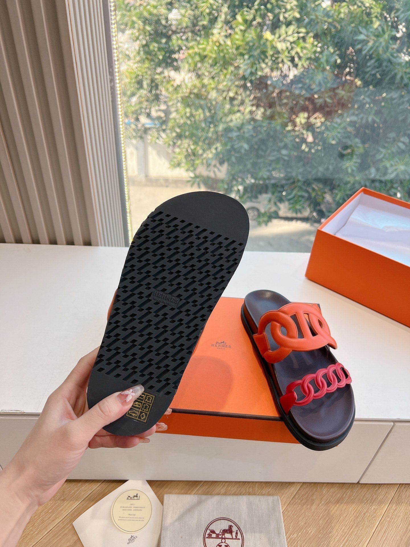 EXTRA SANDAL IN CHERRY RED MIX FIRE ORANGE CALFSKIN - 35