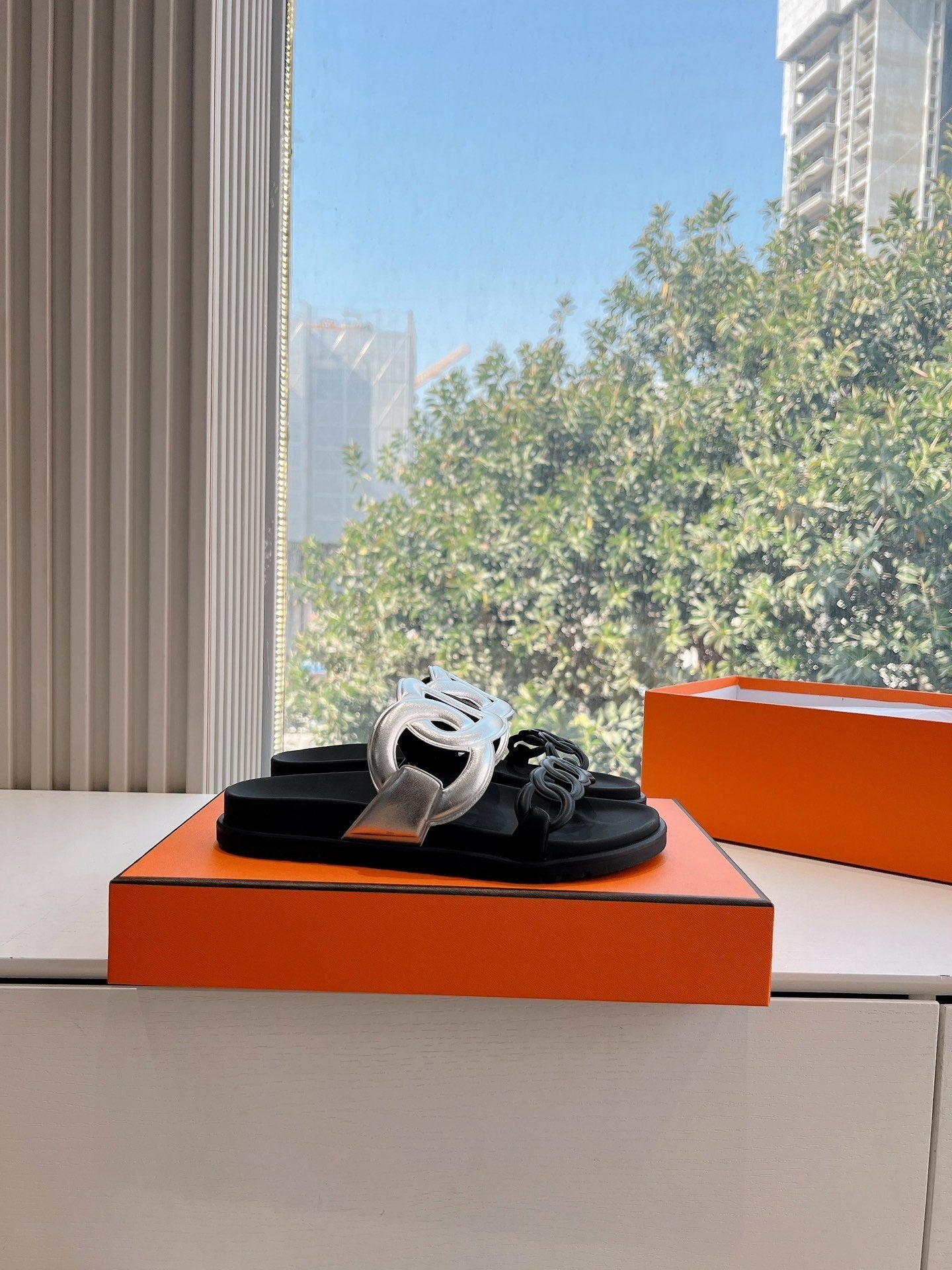 EXTRA SANDAL IN SILVER MIX BLACK CALFSKIN - 35