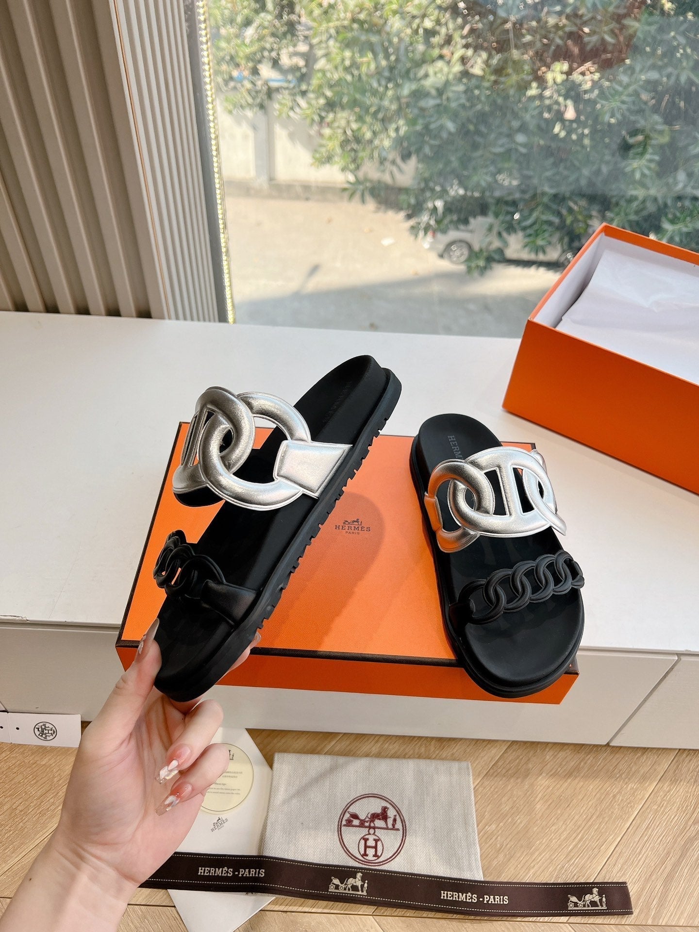 EXTRA SANDAL IN SILVER MIX BLACK CALFSKIN - 35