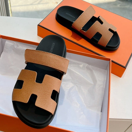 CHYPRE SANDAL IN CIDER BROWN SHINY GRAINED CALFSKIN - 35