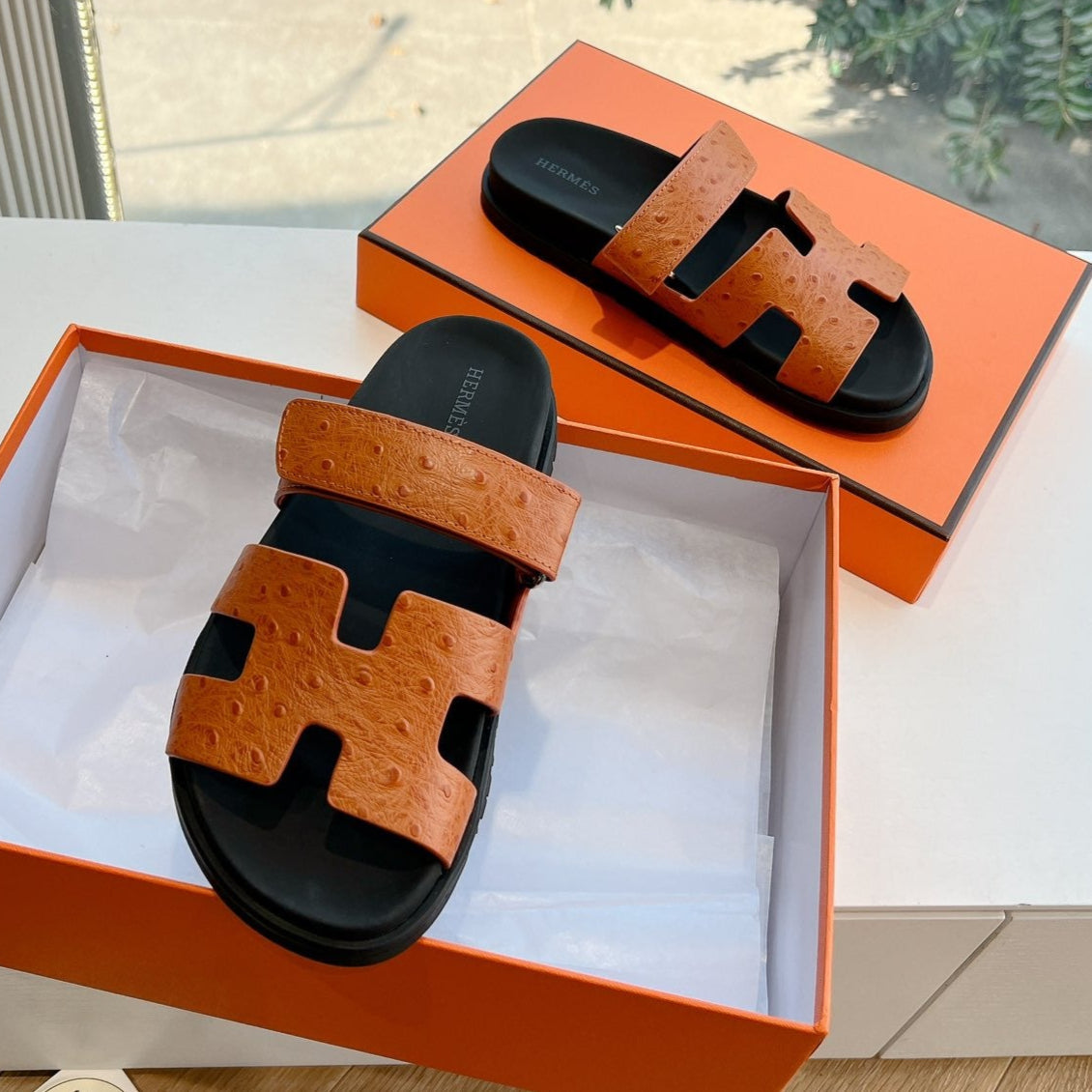 CHYPRE SANDAL IN VIVID ORANGE GRAINED CALFSKIN - 35
