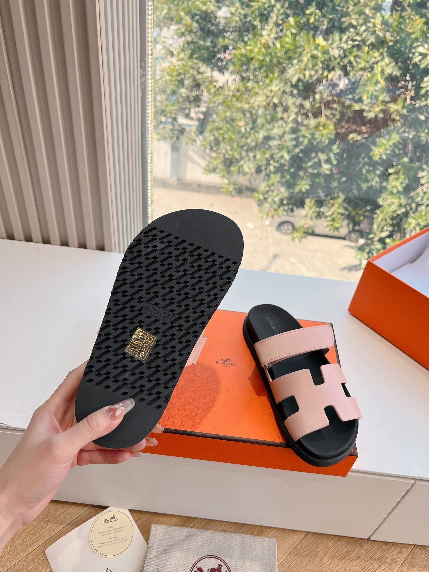 CHYPRE SANDAL IN LIGHT PINK CALFSKIN - 35