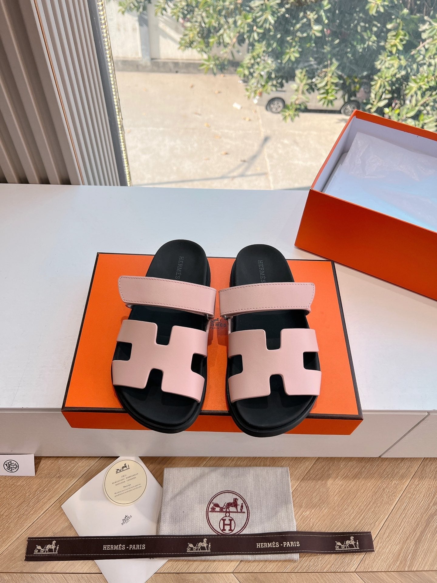 CHYPRE SANDAL IN LIGHT PINK CALFSKIN - 35