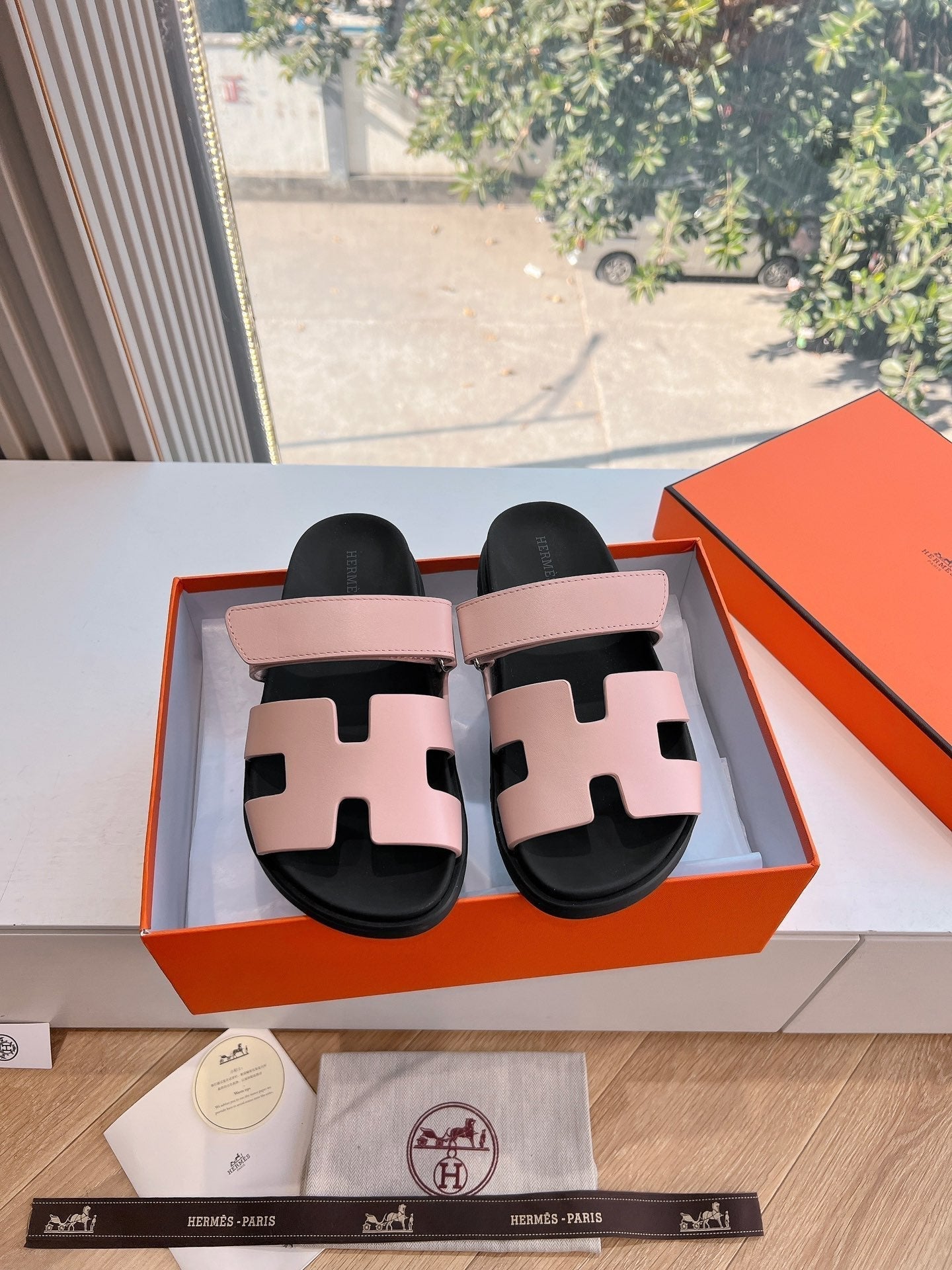 CHYPRE SANDAL IN LIGHT PINK CALFSKIN - 35