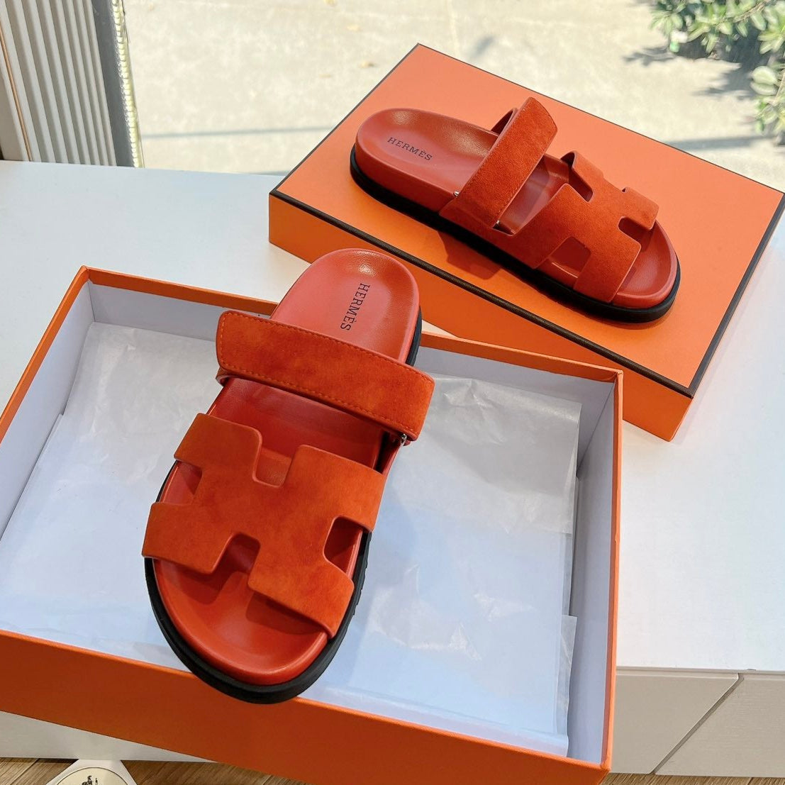 CHYPRE SANDAL IN FIRE ORANGE SUEDE - 35