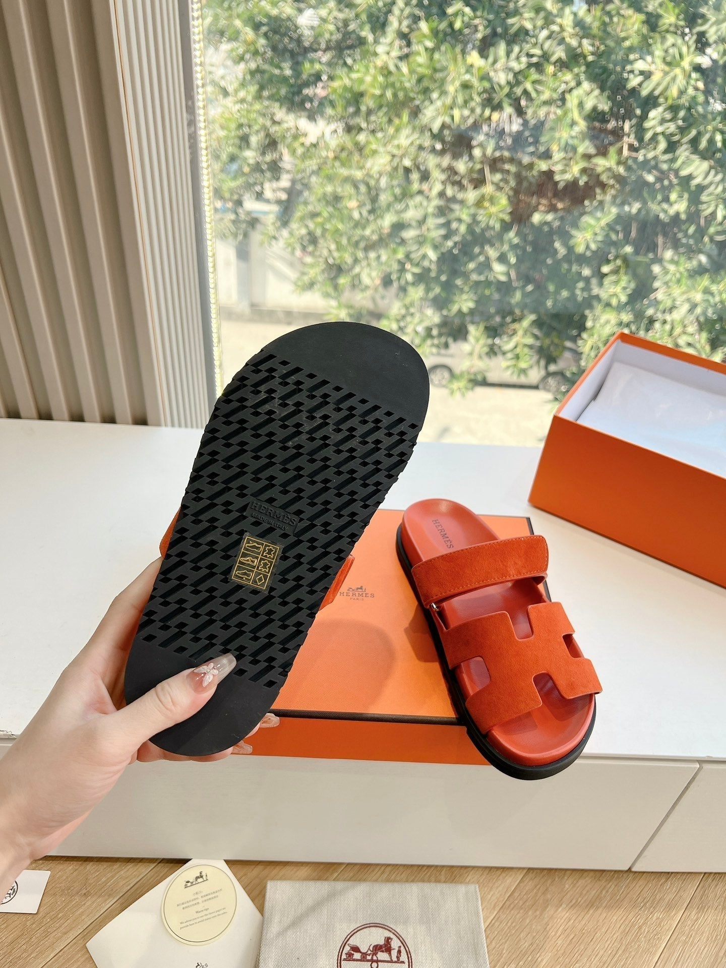CHYPRE SANDAL IN FIRE ORANGE SUEDE - 35
