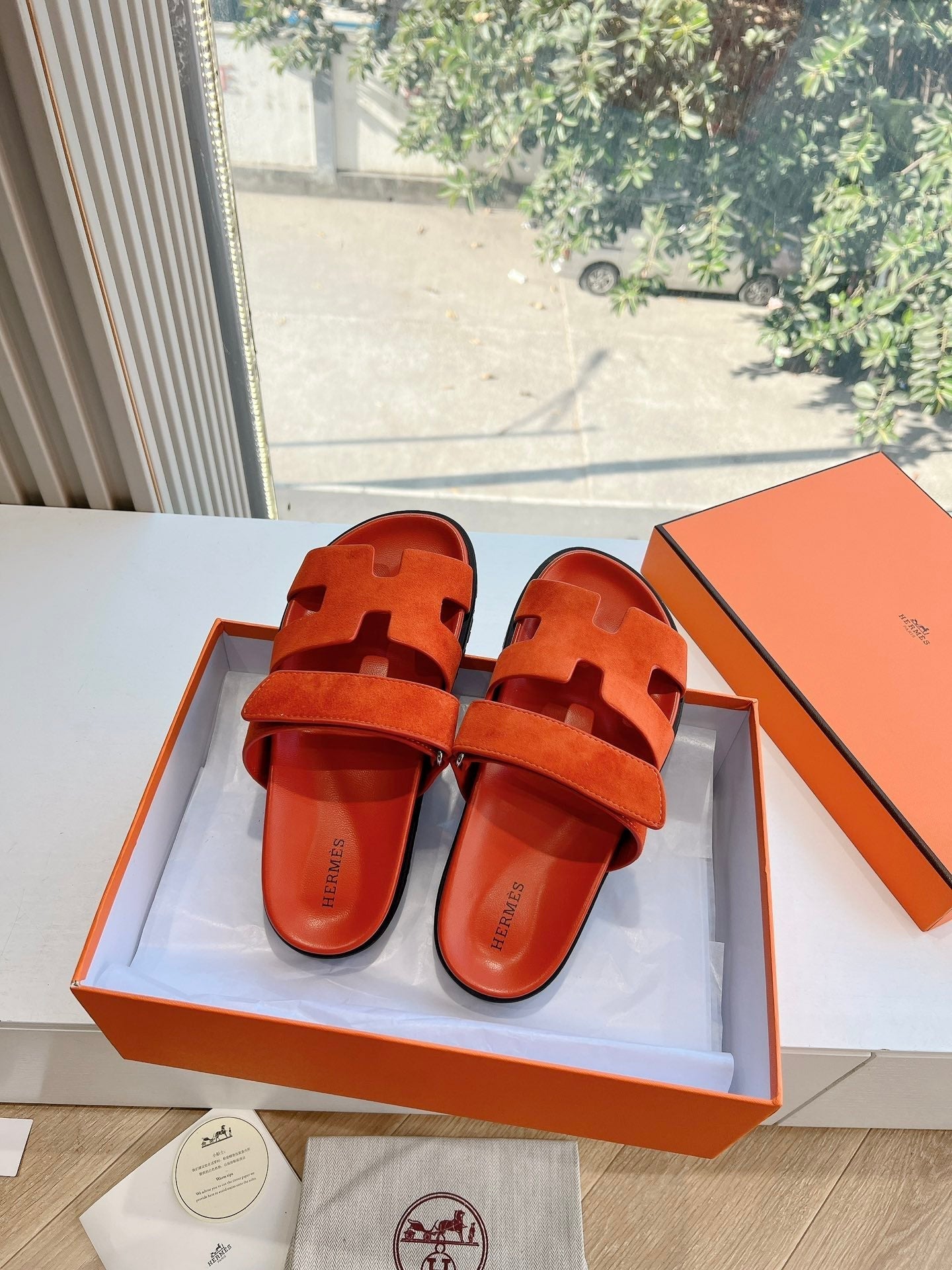 CHYPRE SANDAL IN FIRE ORANGE SUEDE - 35