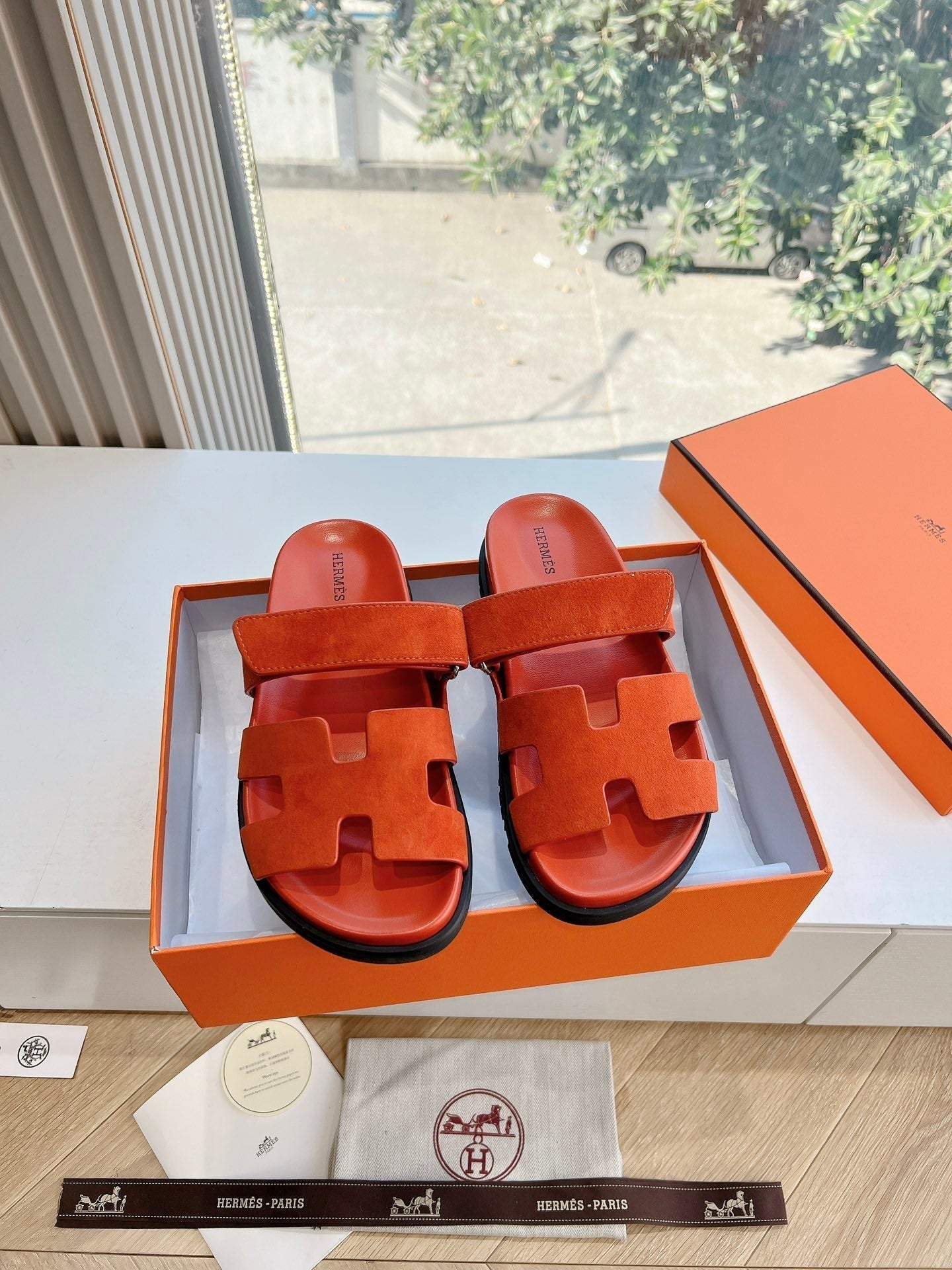 CHYPRE SANDAL IN FIRE ORANGE SUEDE - 35