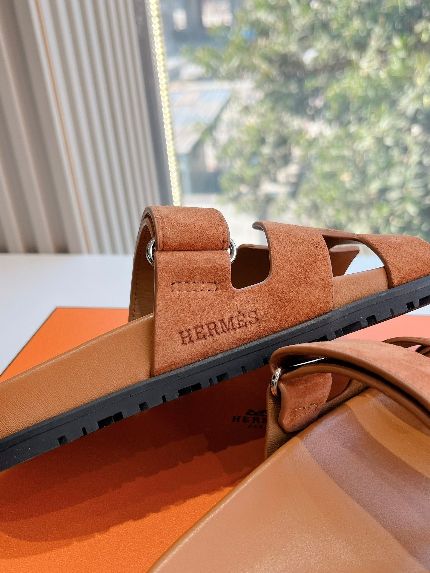 CHYPRE SANDAL IN VIVID ORANGE SUEDE - 35
