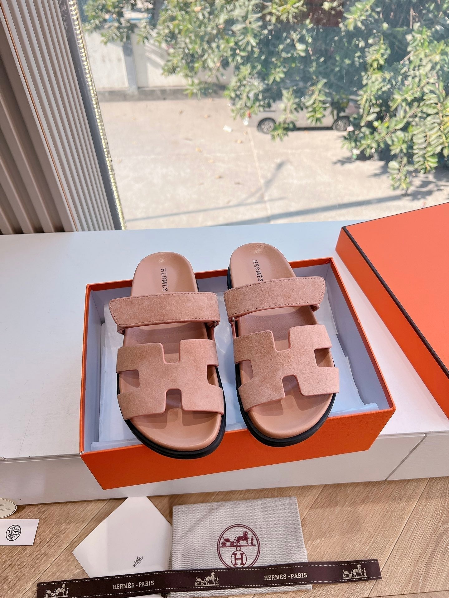 CHYPRE SANDAL IN ROSE PINK SUEDE - 35