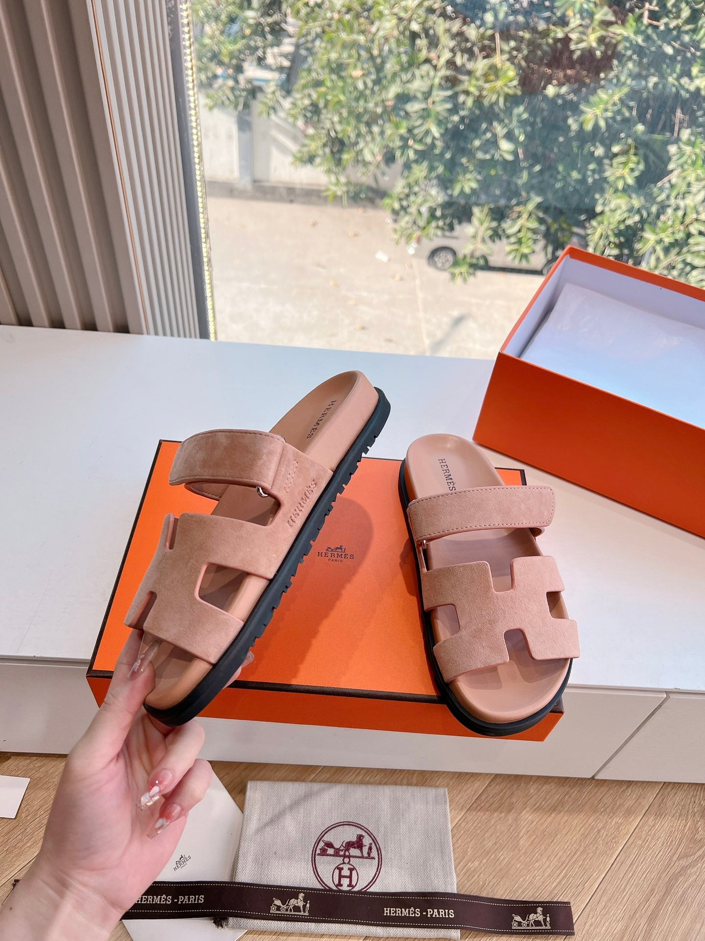 CHYPRE SANDAL IN ROSE PINK SUEDE - 35