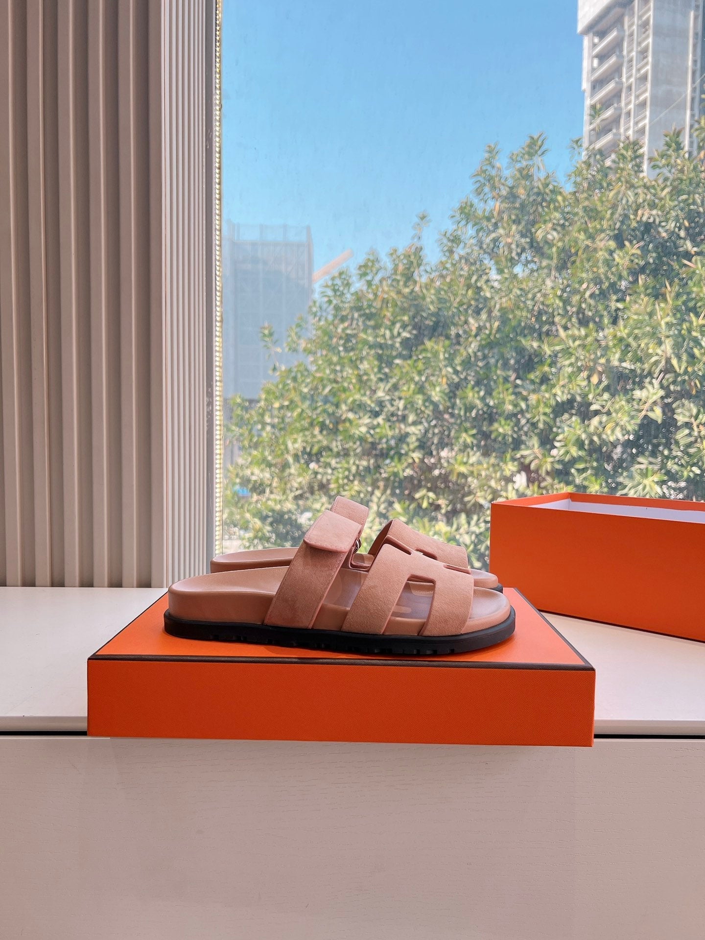 CHYPRE SANDAL IN ROSE PINK SUEDE - 35