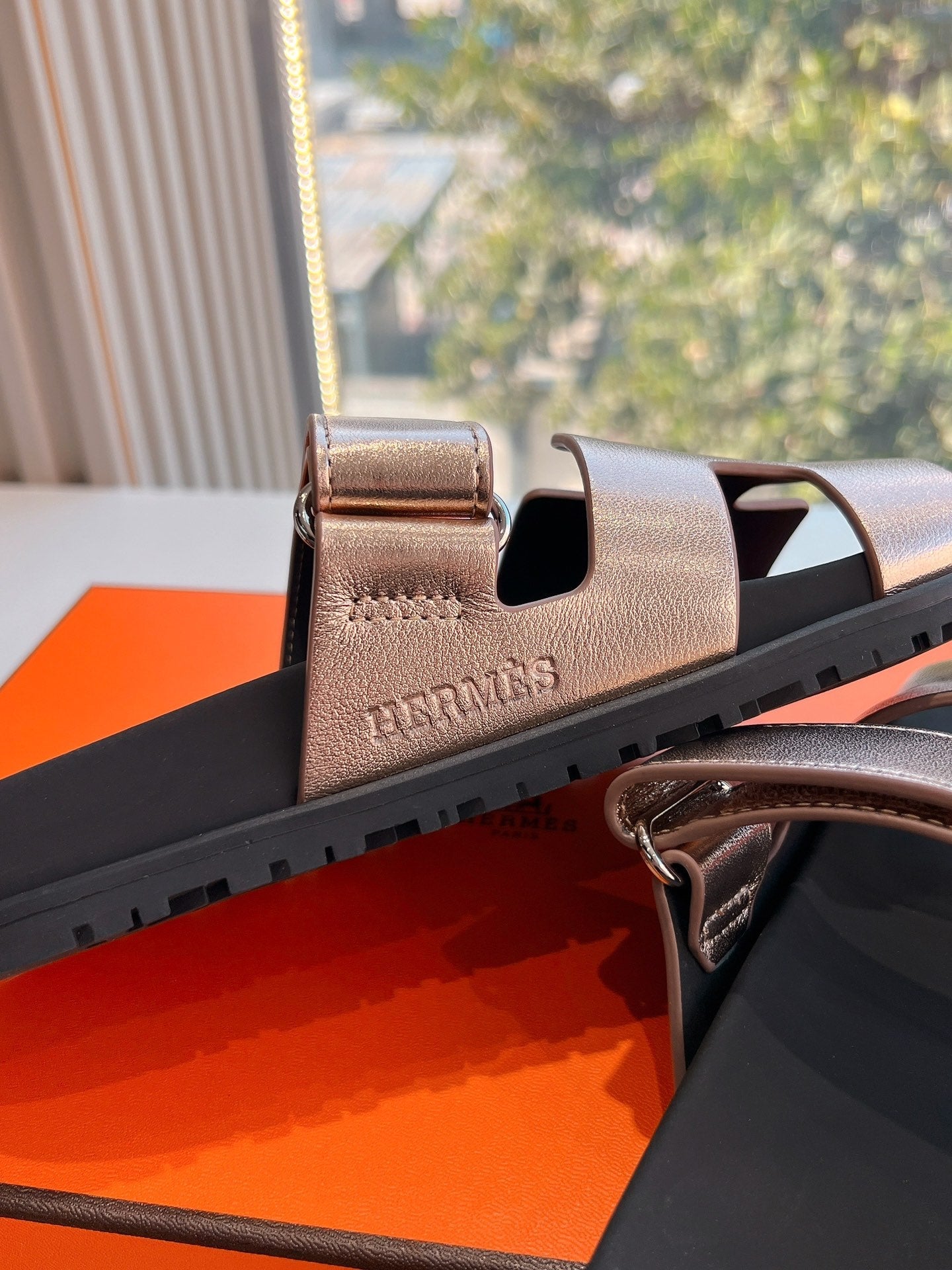 CHYPRE SANDAL IN COPPER BROWN METALLIC CALFSKIN - 35