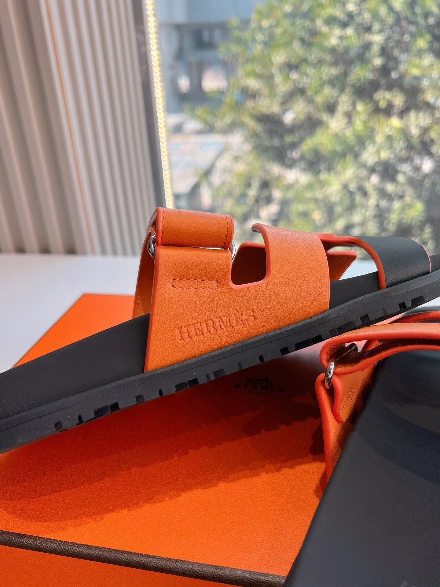 CHYPRE SANDAL IN VIVID ORANGE MIX BLACK CALFSKIN - 35