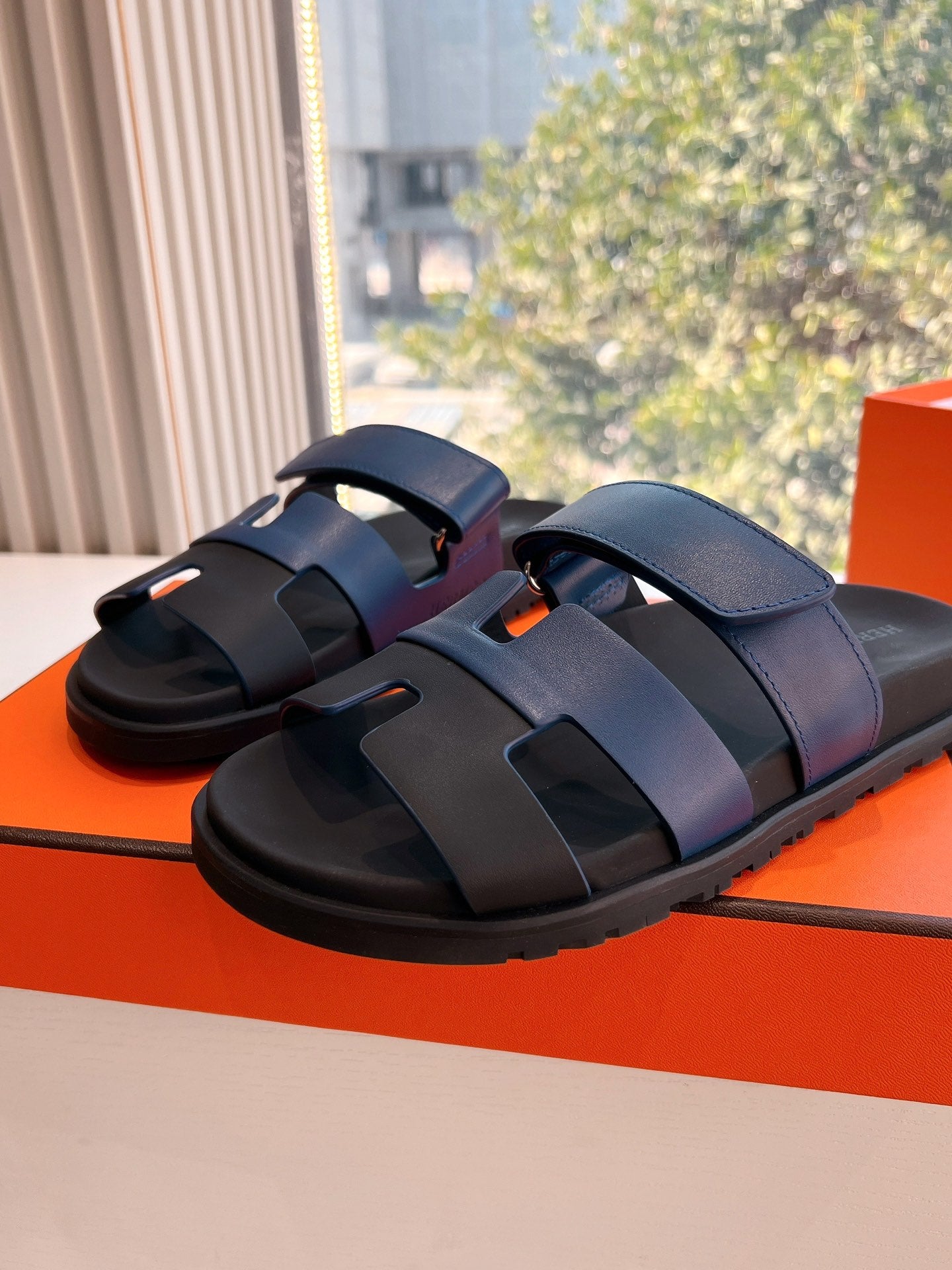 CHYPRE SANDAL IN AEGEAN BLUE MIX BLACK CALFSKIN - 35