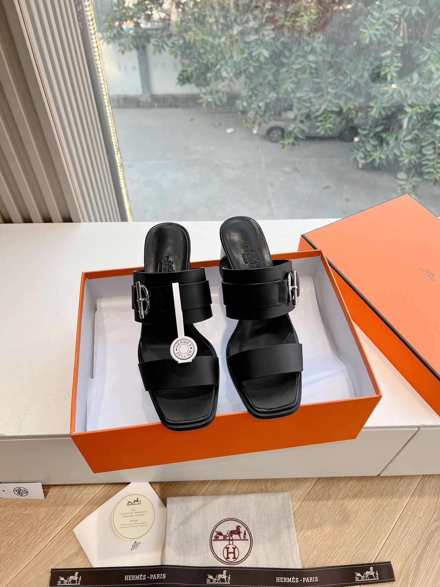 KUTE 60 SANDAL IN BLACK CALFSKIN - 35