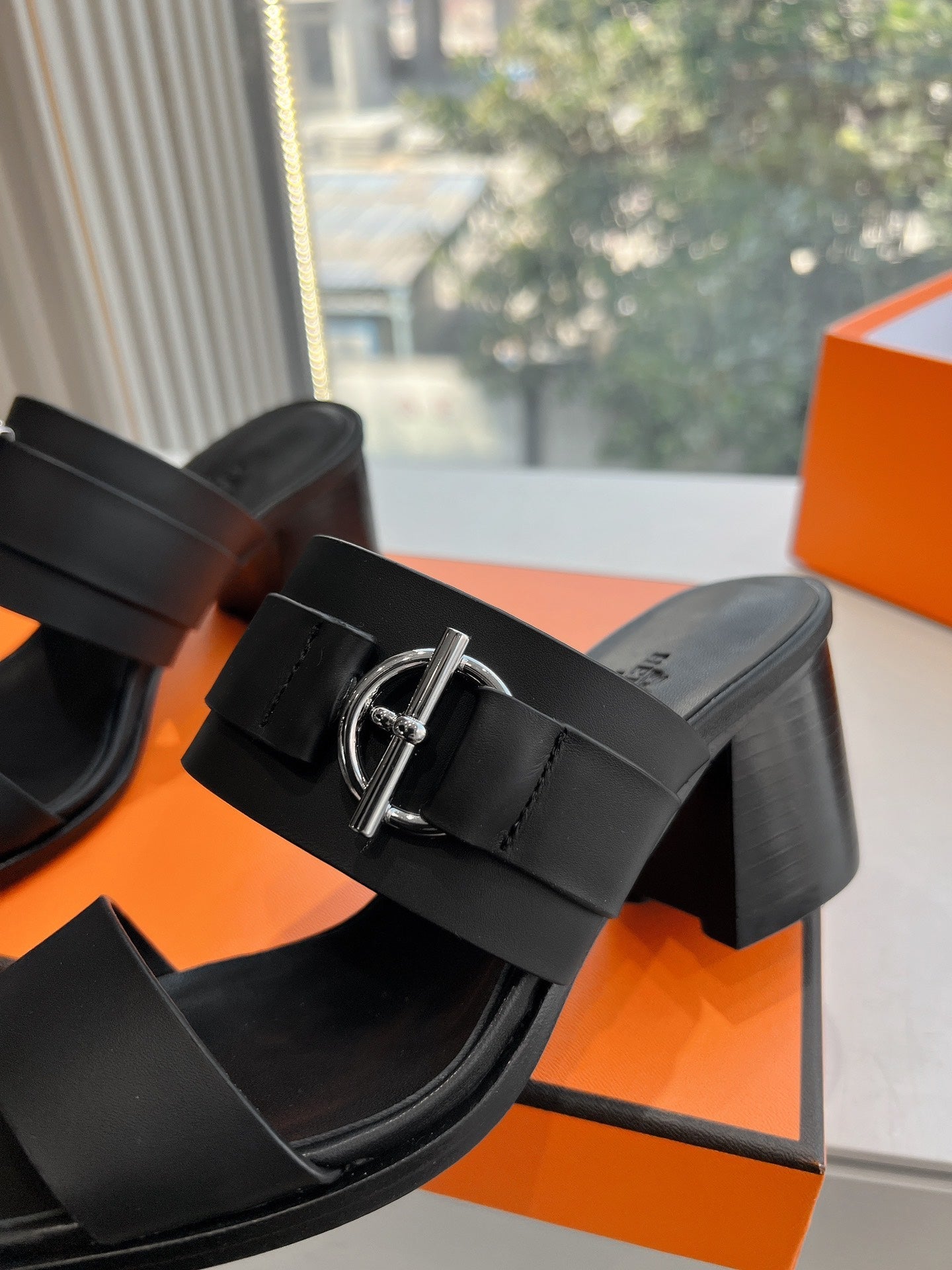 KUTE 60 SANDAL IN BLACK CALFSKIN - 35
