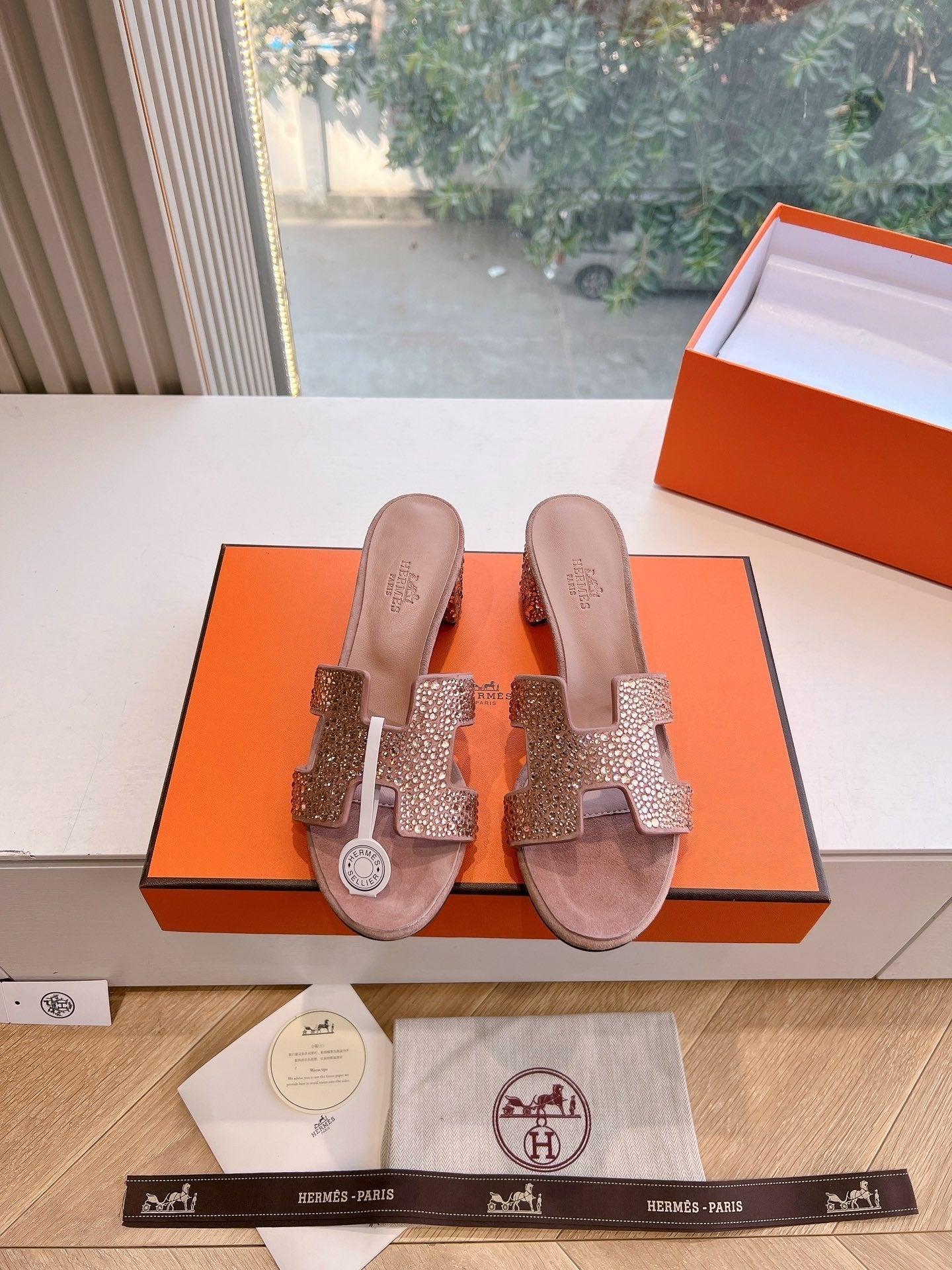 0ASIS SANDAL IN BLUSH PINK SUEDE WITH CRYSTALS - 35