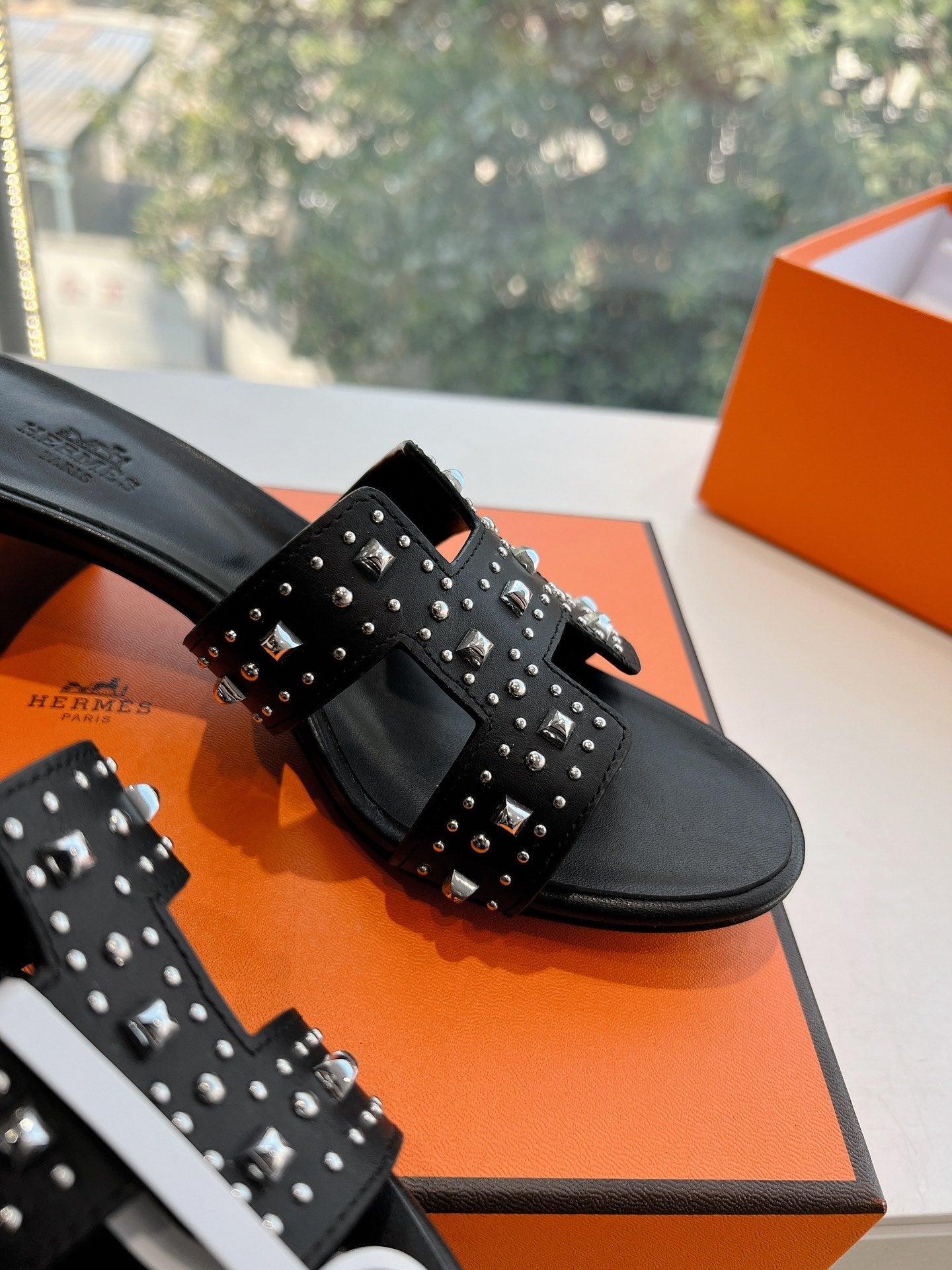0ASIS SANDAL IN BLACK CALFSKIN WITH STUD - 35