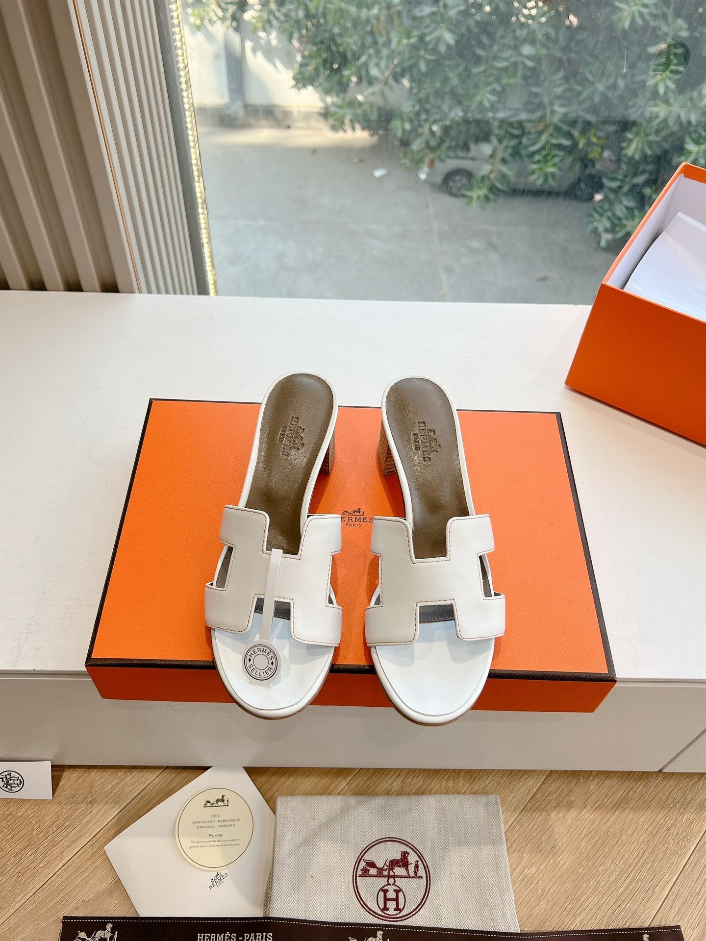 0ASIS SANDAL IN WHITE CALFSKIN - 35