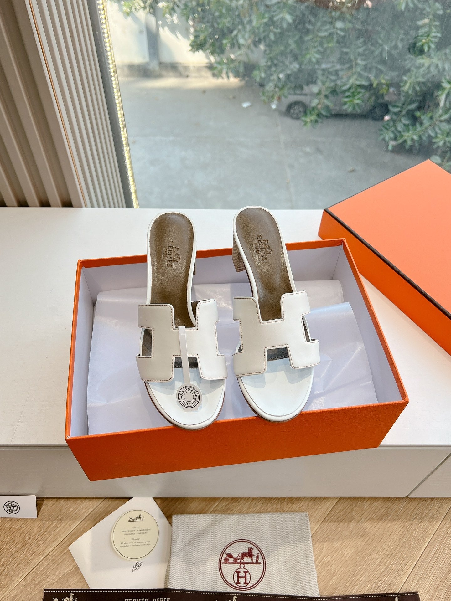 0ASIS SANDAL IN WHITE CALFSKIN - 35