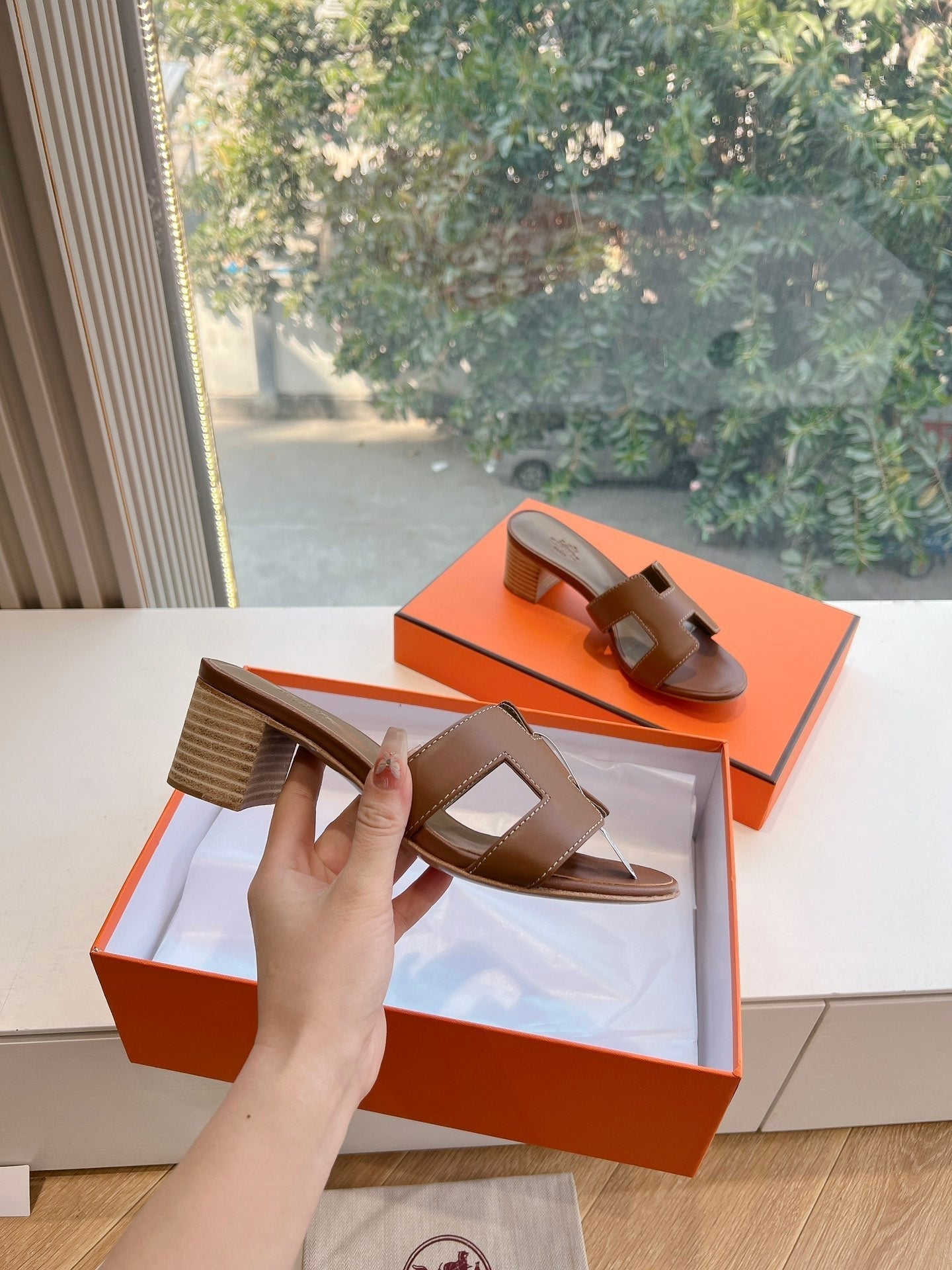 0ASIS SANDAL IN CHOCOLATE BROWN CALFSKIN - 35