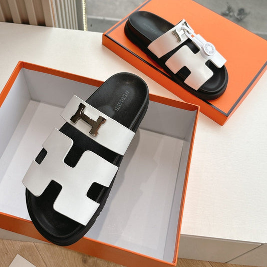 CHYPRE SANDAL IN WHITE CALFSKIN - 35