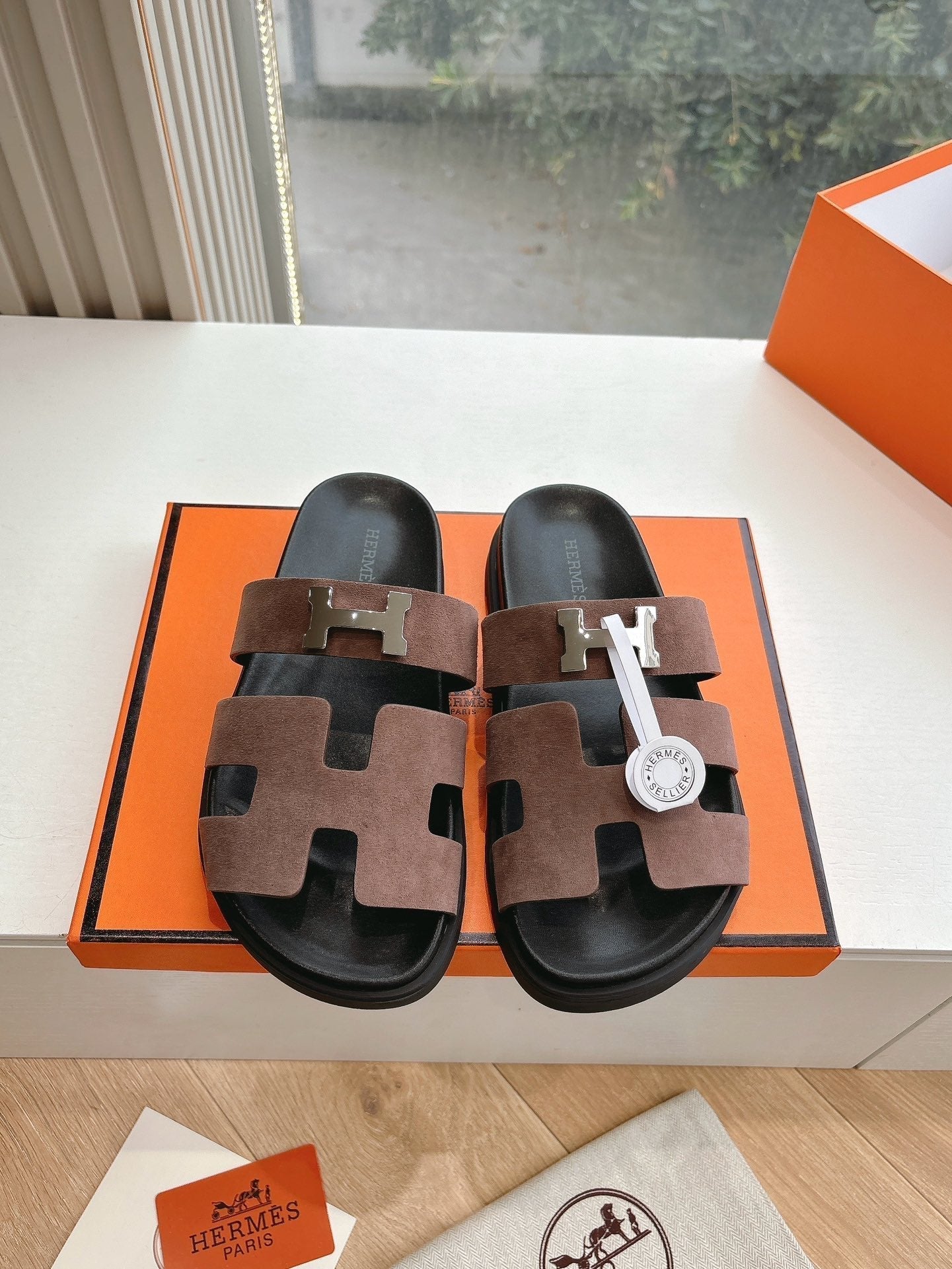 CHYPRE SANDAL IN MEDIUM BROWN SUEDE - 35