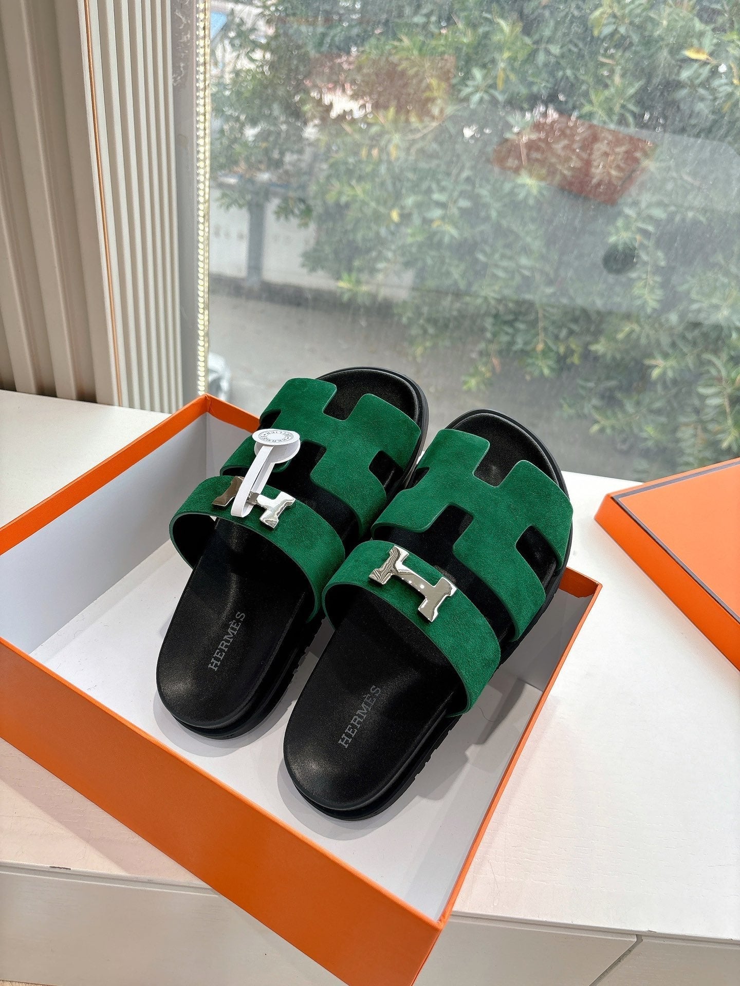 CHYPRE SANDAL IN PINE GREEN SUEDE - 35