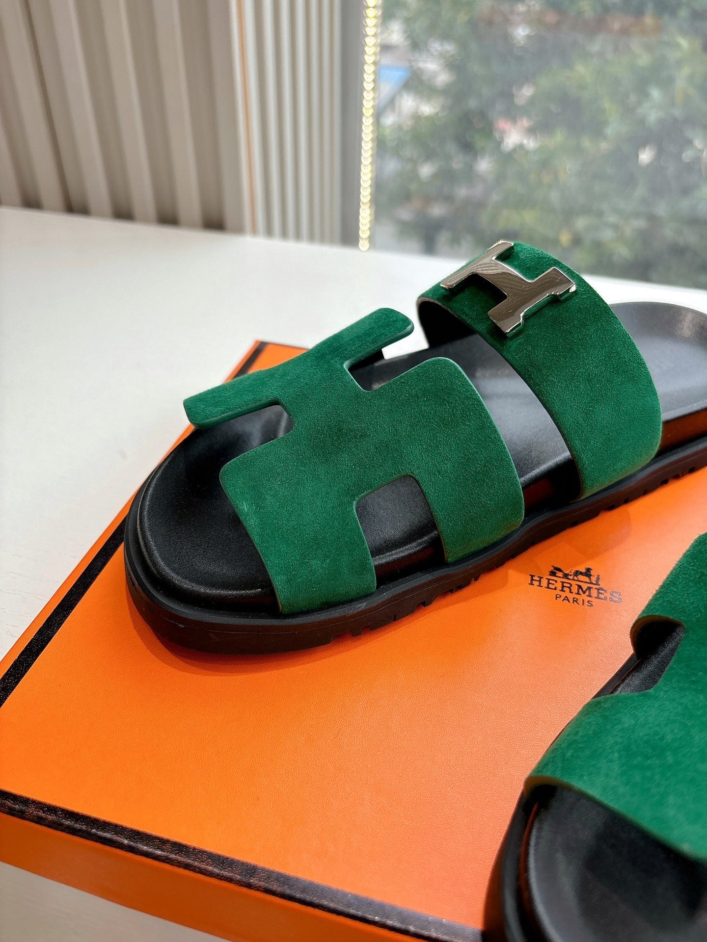 CHYPRE SANDAL IN PINE GREEN SUEDE - 35