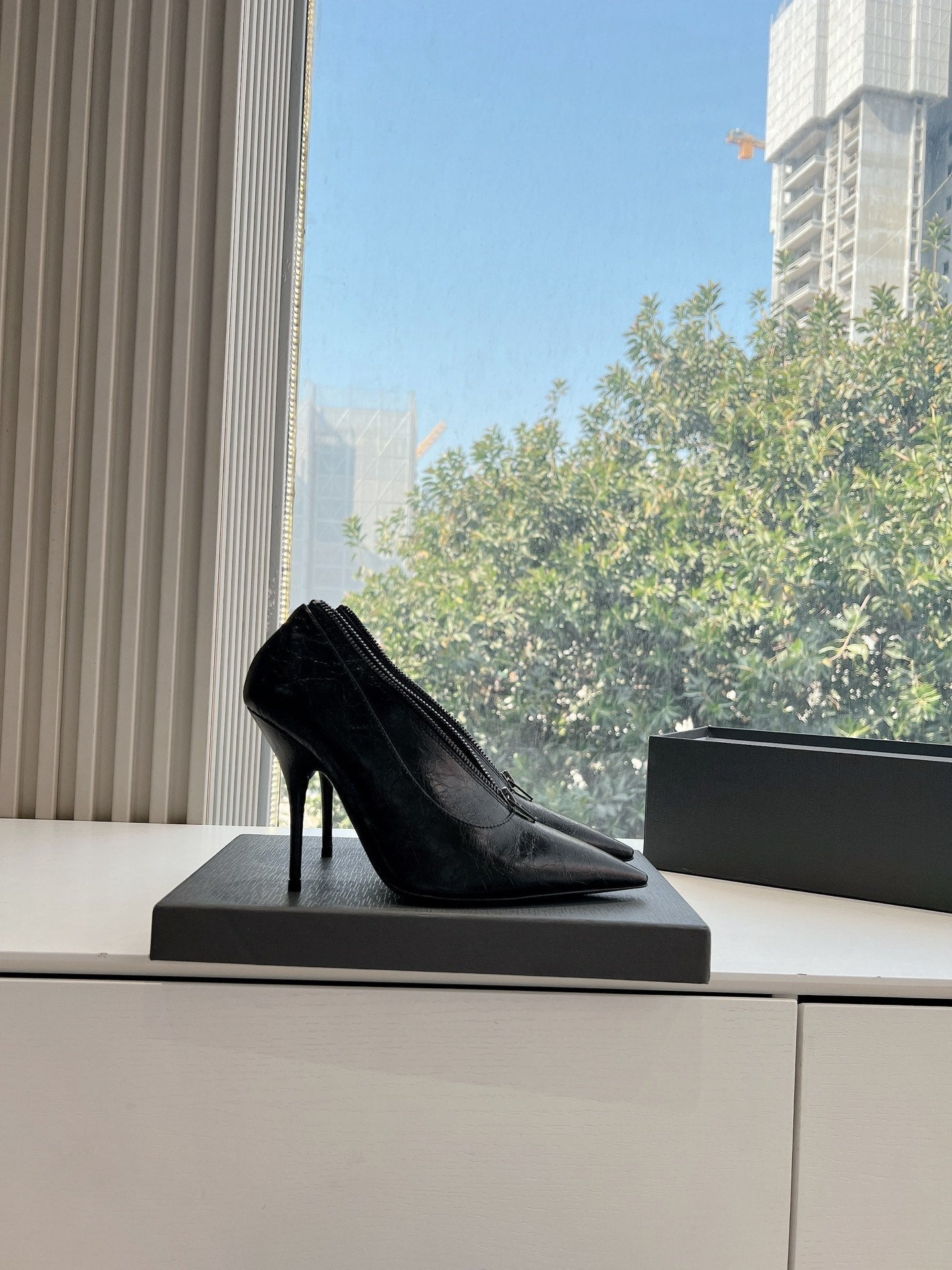 ZIPPER POINTED-TOE HIGH PUMPS IN BLACK WAX-OIL SHEEPSKIN - 34