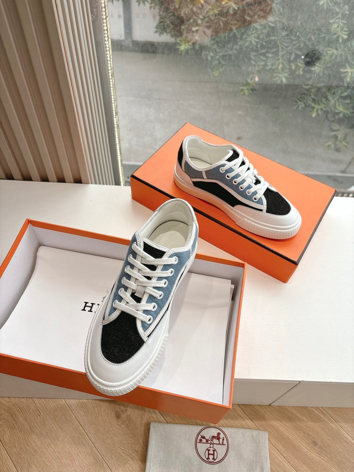 GET SNEAKER IN BLACK MIX LIGHT BLUE CANVAS AND CALFSKIN - 35