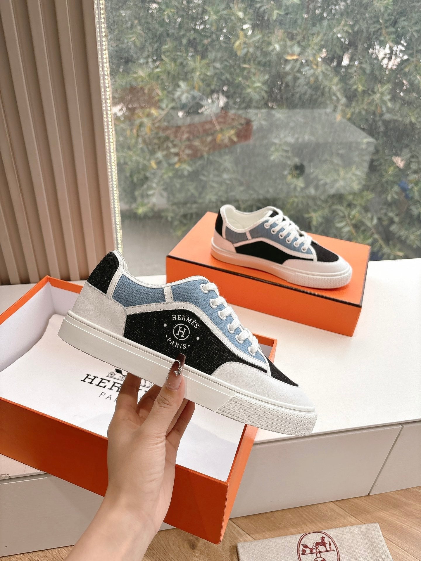 GET SNEAKER IN BLACK MIX LIGHT BLUE CANVAS AND CALFSKIN - 35