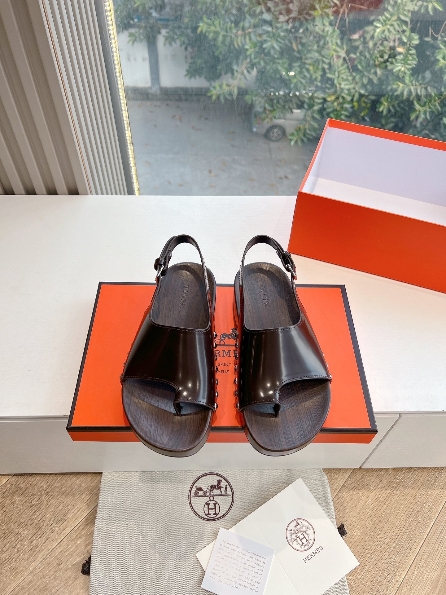FLAT SANDAL IN BRUNETTE BROWN CALFSKIN - 35