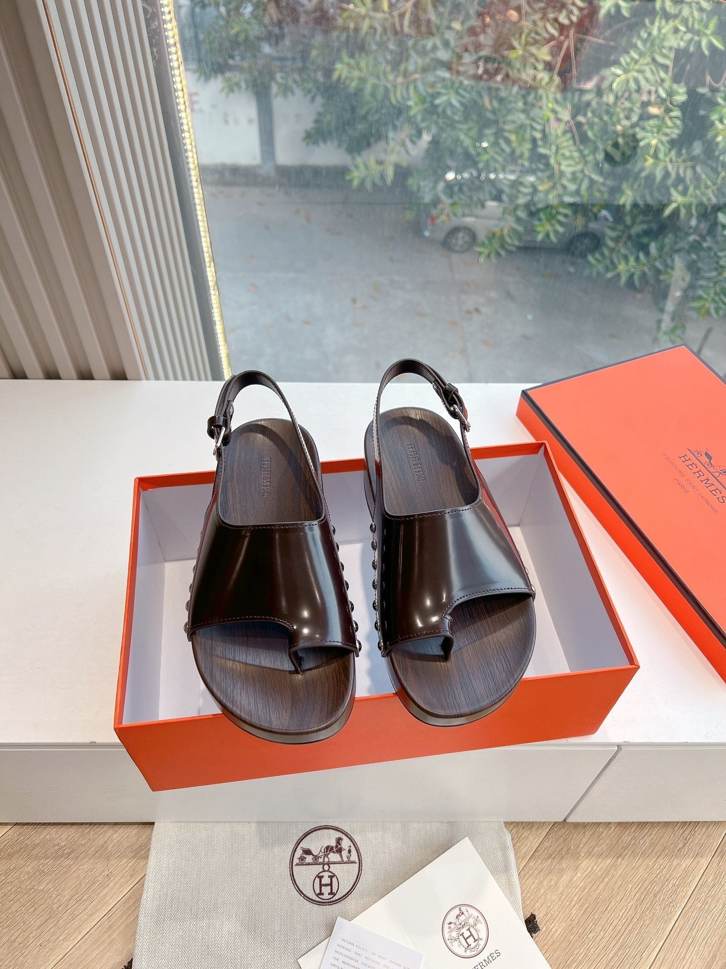 FLAT SANDAL IN BRUNETTE BROWN CALFSKIN - 35
