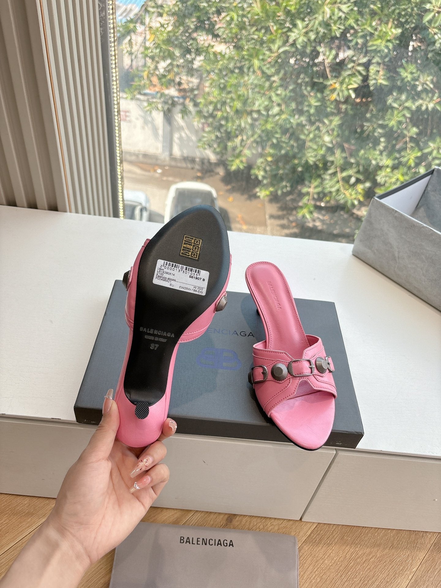 CAGOLE MID-HEEL MULES IN SHOCKING PINK CALFSKIN - 35