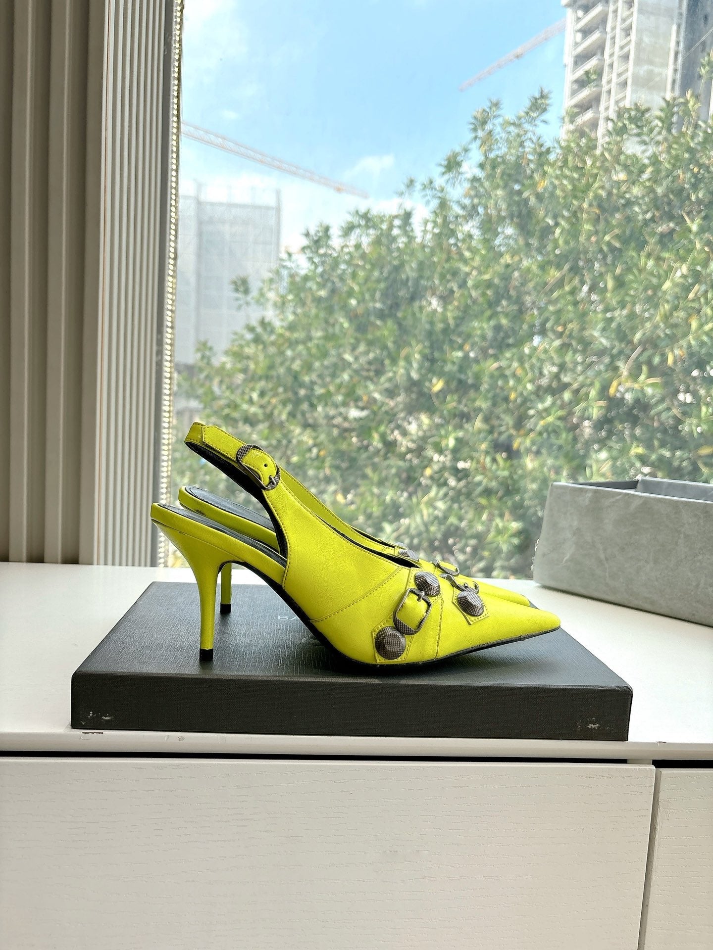 CAGOLE HIGH SLINGBACK IN YELLOW GLOSSY CALFSKIN - 34