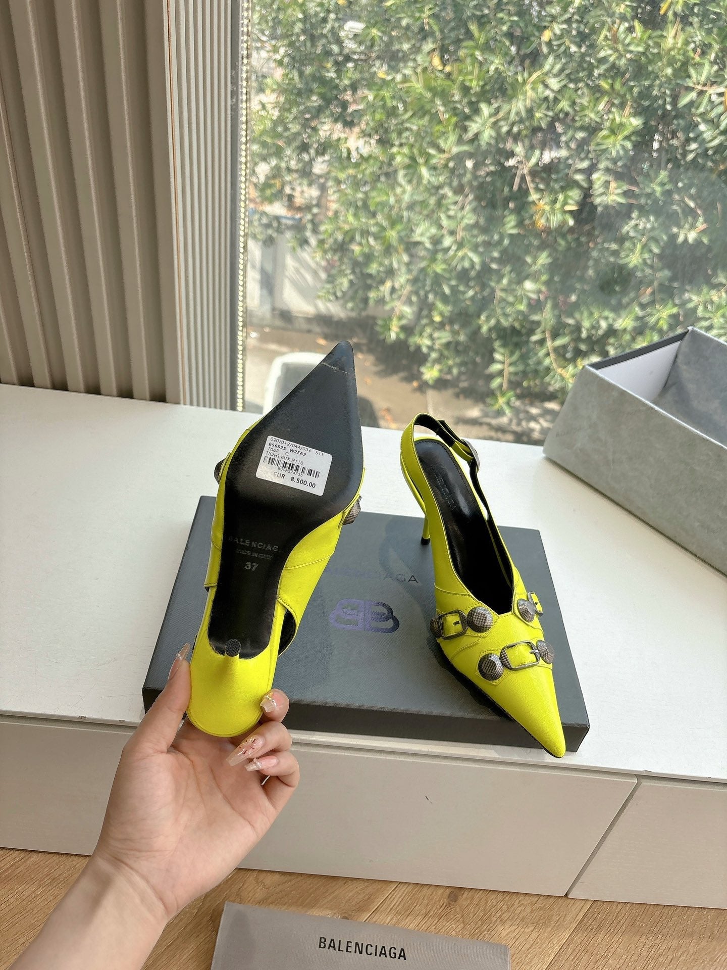 CAGOLE HIGH SLINGBACK IN YELLOW GLOSSY CALFSKIN - 34
