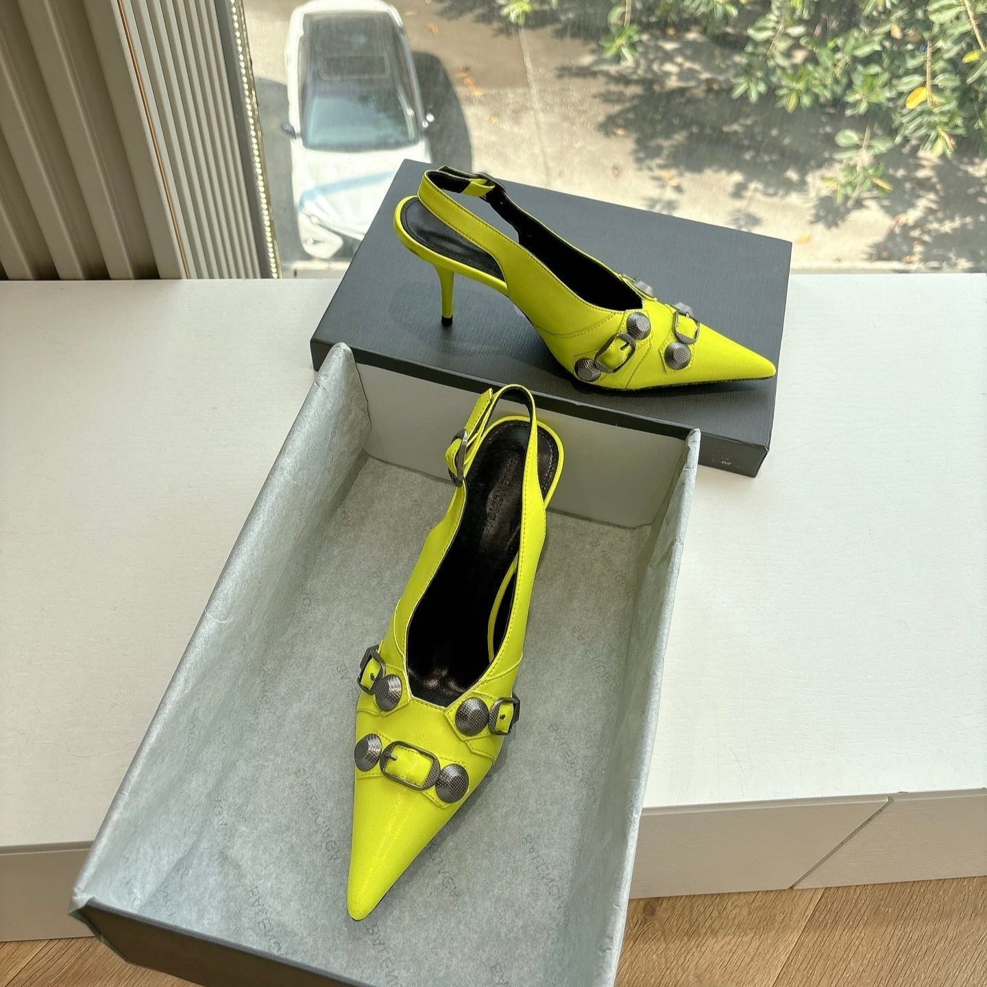 CAGOLE HIGH SLINGBACK IN YELLOW GLOSSY CALFSKIN - 34