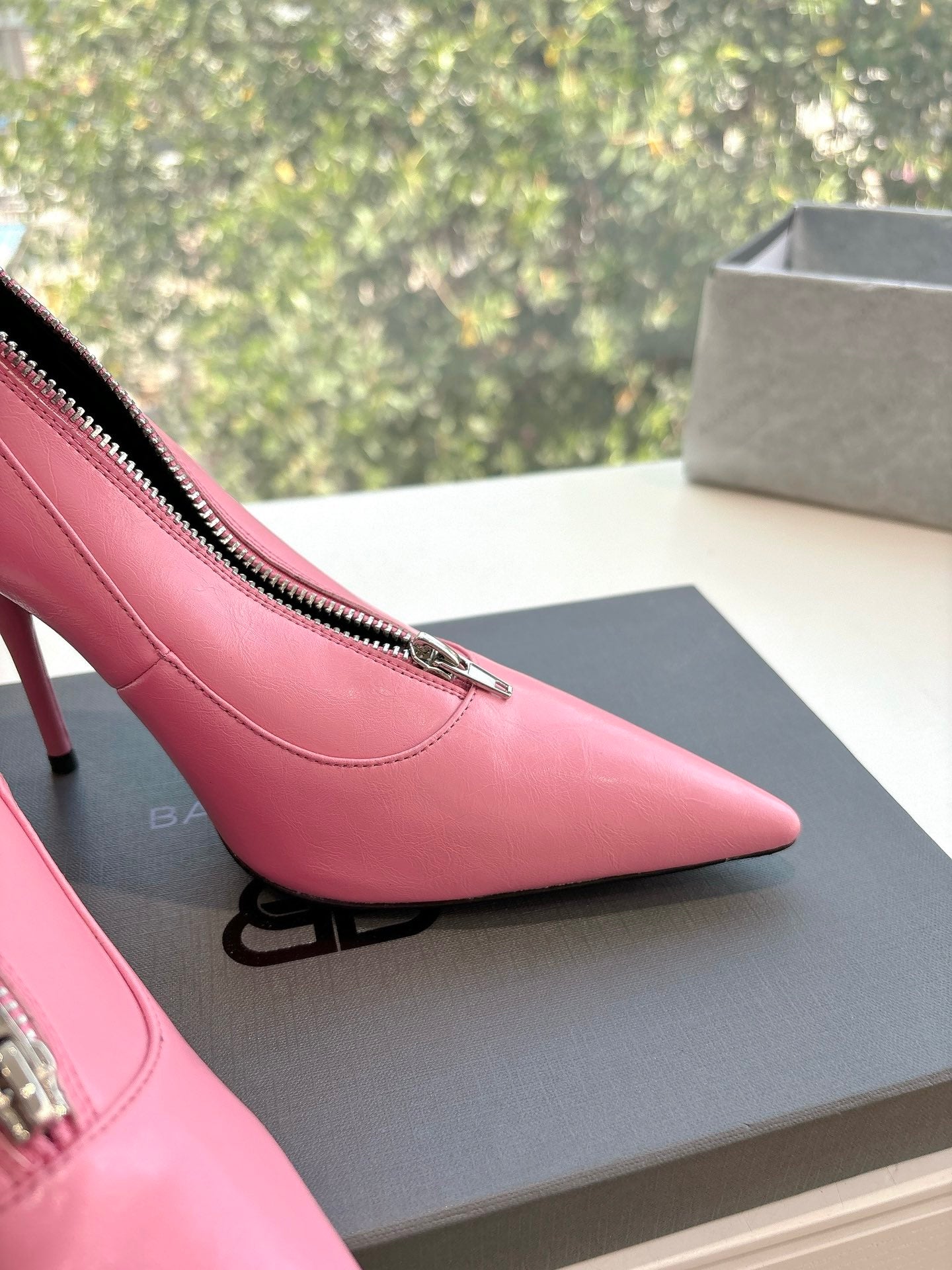 ZIPPER POINTED-TOE HIGH PUMPS IN BUBBLEGUM PINK SHINY LAMBSKIN - 34