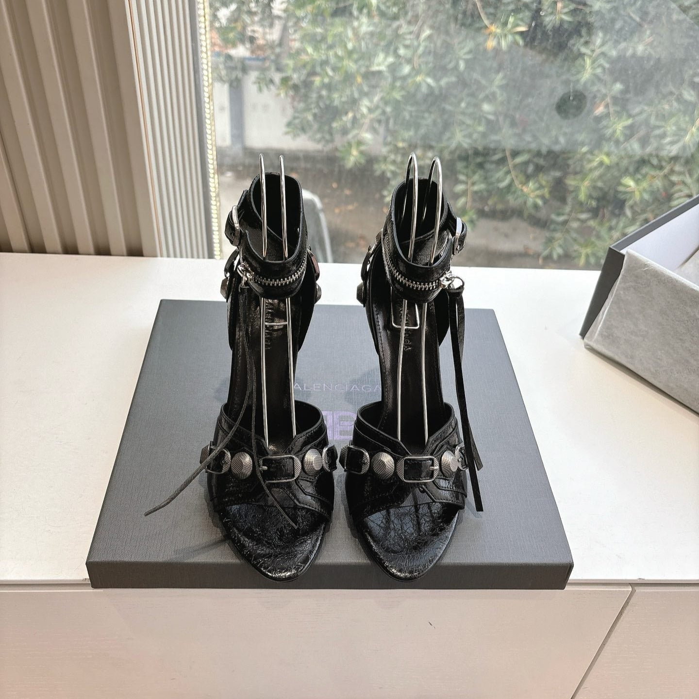 CAGOLE HIGH-HEEL SANDALS IN BLACK LAMBSKIN - 34