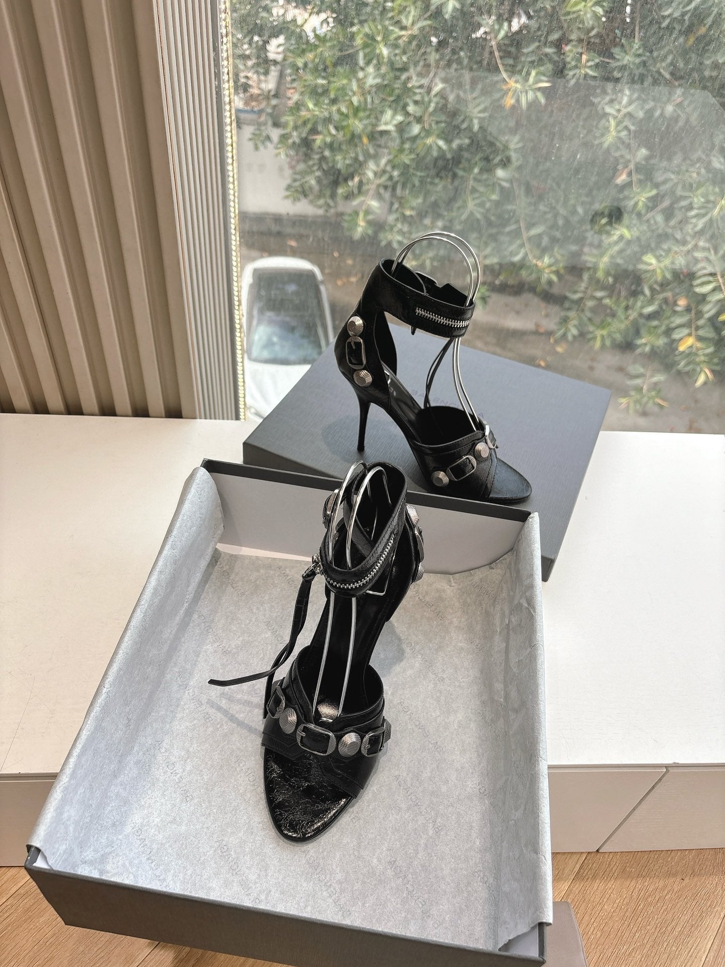 CAGOLE HIGH-HEEL SANDALS IN BLACK LAMBSKIN - 34