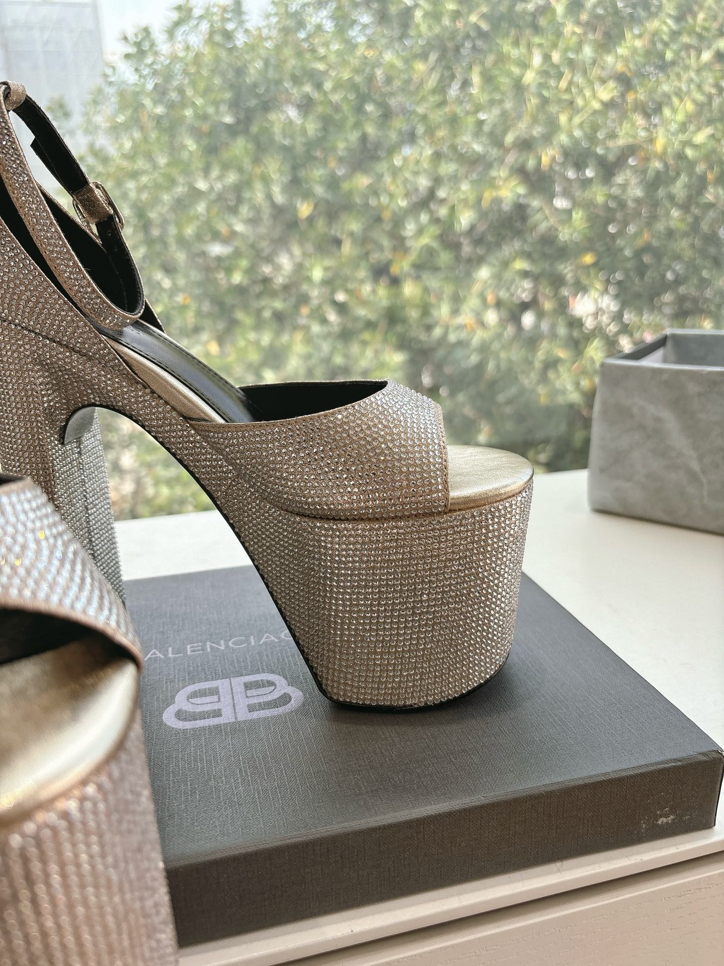 PLATFORM ANKLE STRAP HEELS IN BEIGE METALLIC ATTACHED RHINESTONES CALFSKIN - 34