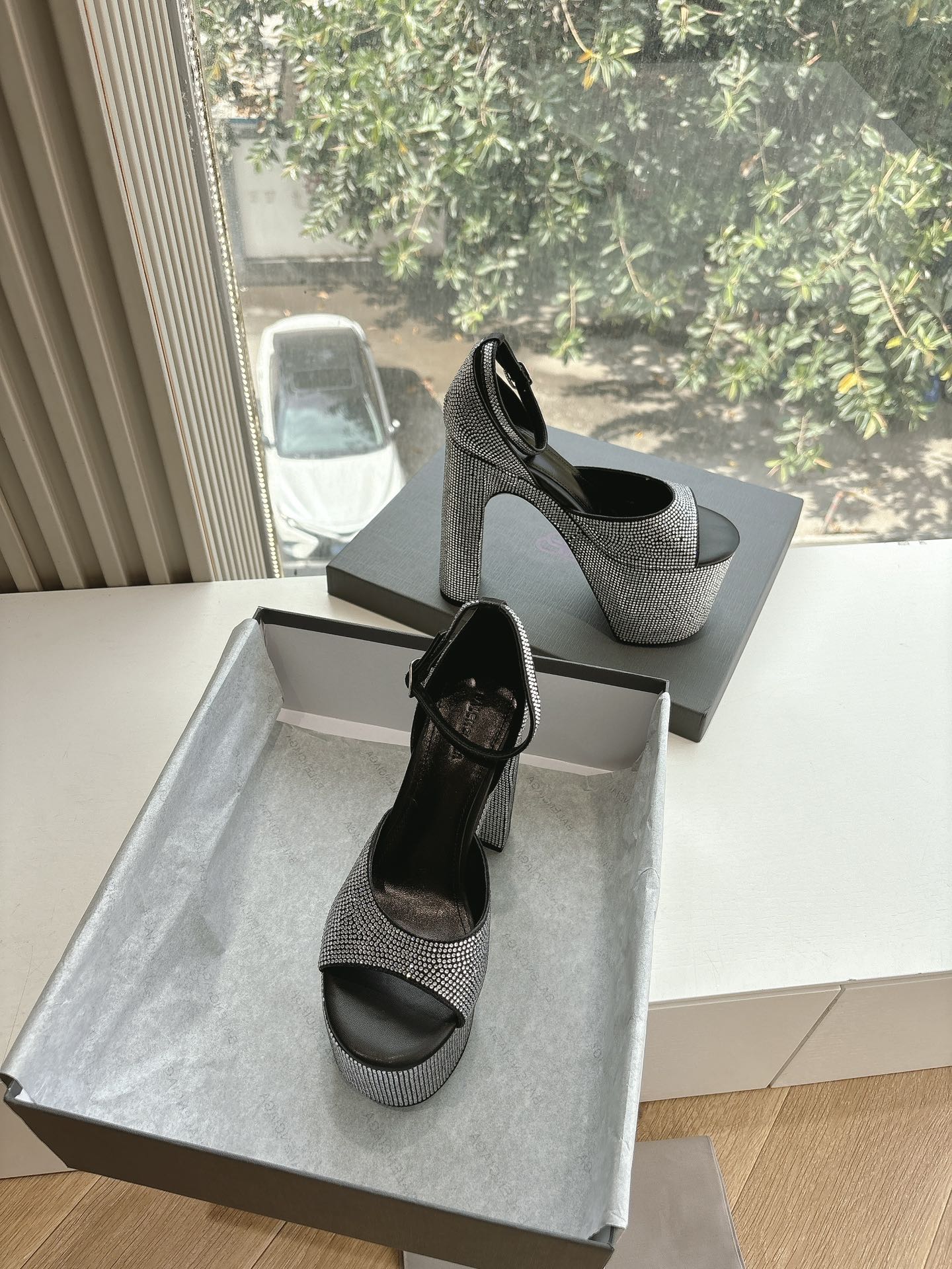 PLATFORM ANKLE STRAP HEELS IN BLACK ATTACHED RHINESTONES CALFSKIN - 34