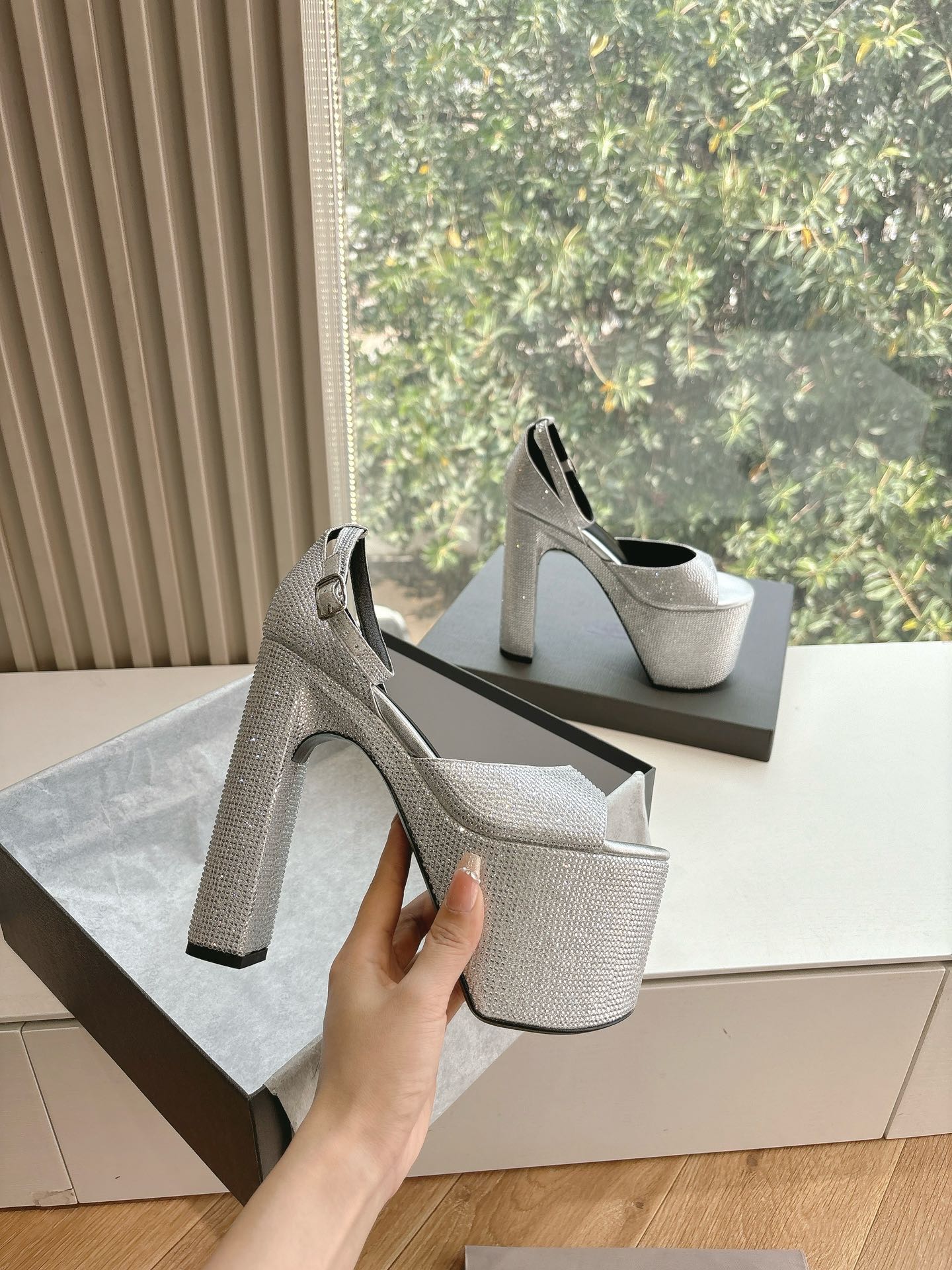 PLATFORM ANKLE STRAP HEELS IN SILVER METALLIC ATTACHED RHINESTONES CALFSKIN - 34