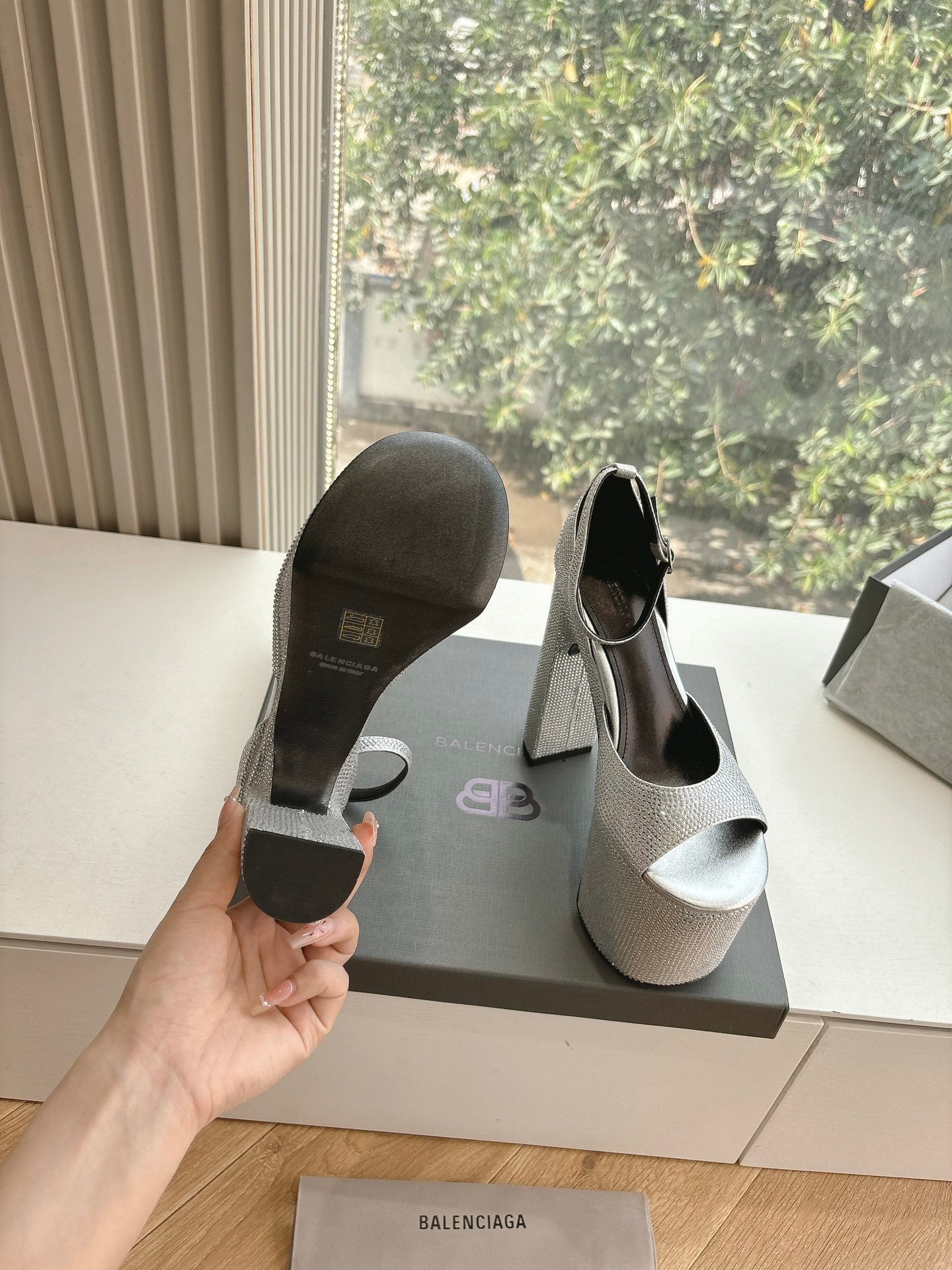 PLATFORM ANKLE STRAP HEELS IN SILVER METALLIC ATTACHED RHINESTONES CALFSKIN - 34