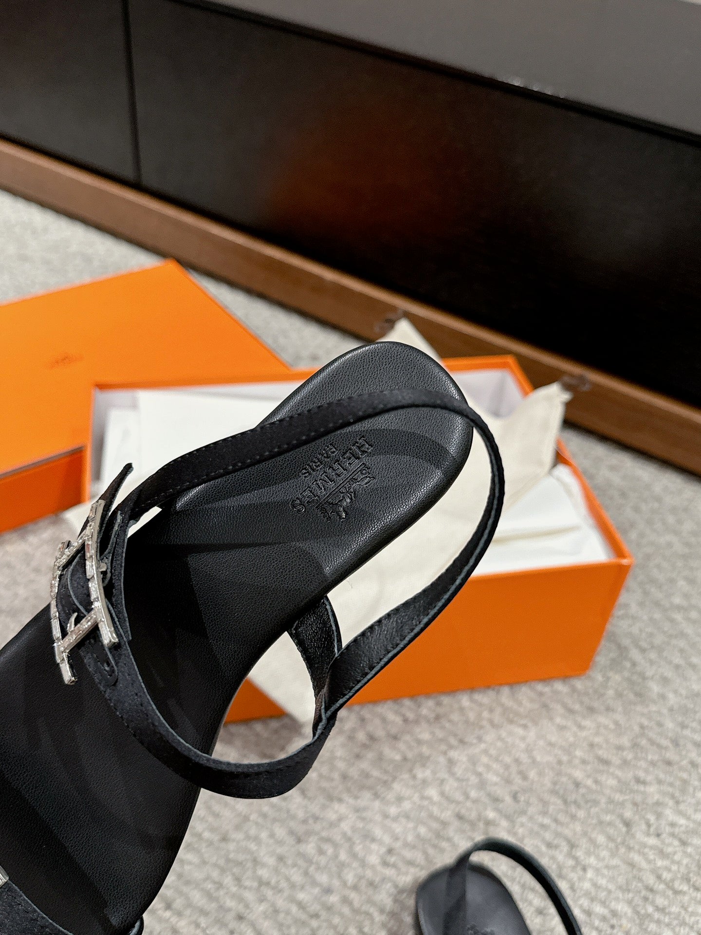 BUCKLE SANDAL BLACK CALFSKIN - 35