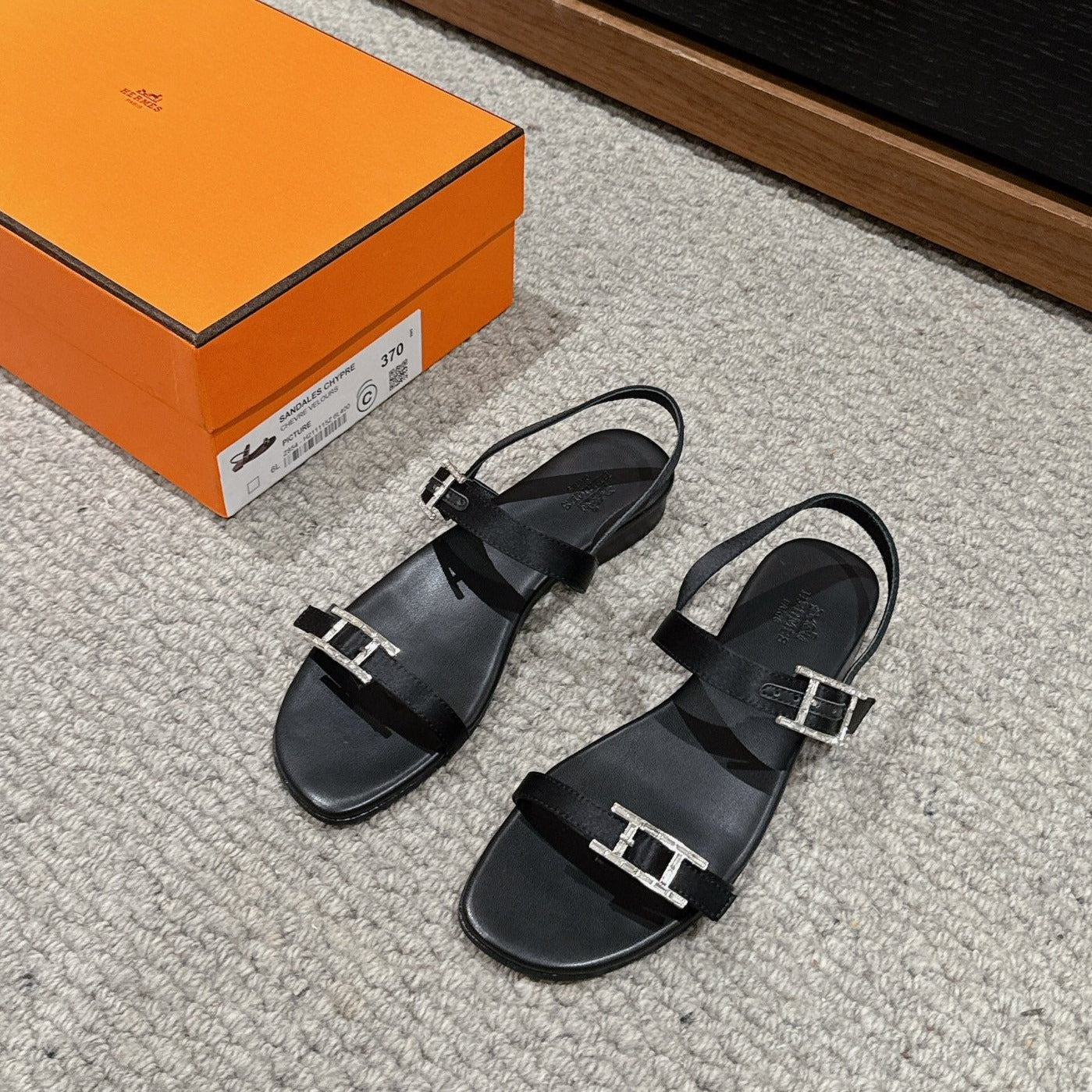 BUCKLE SANDAL BLACK CALFSKIN - 35
